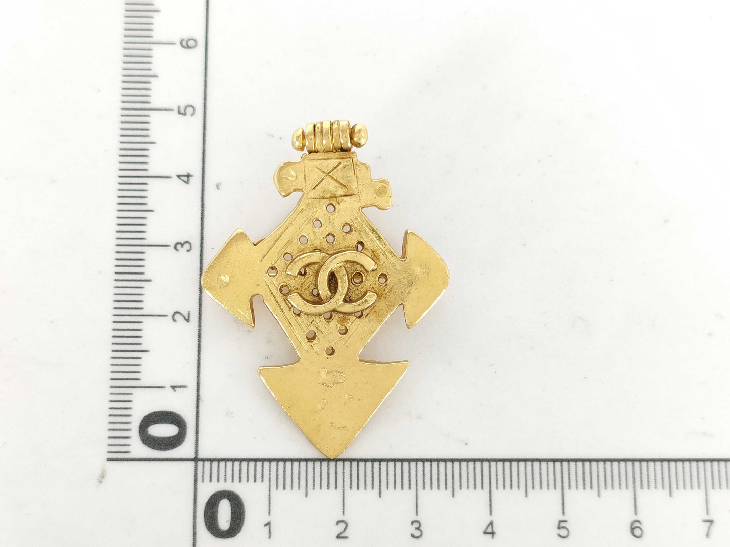 CHANEL Vintage Brooch 94P Brooch