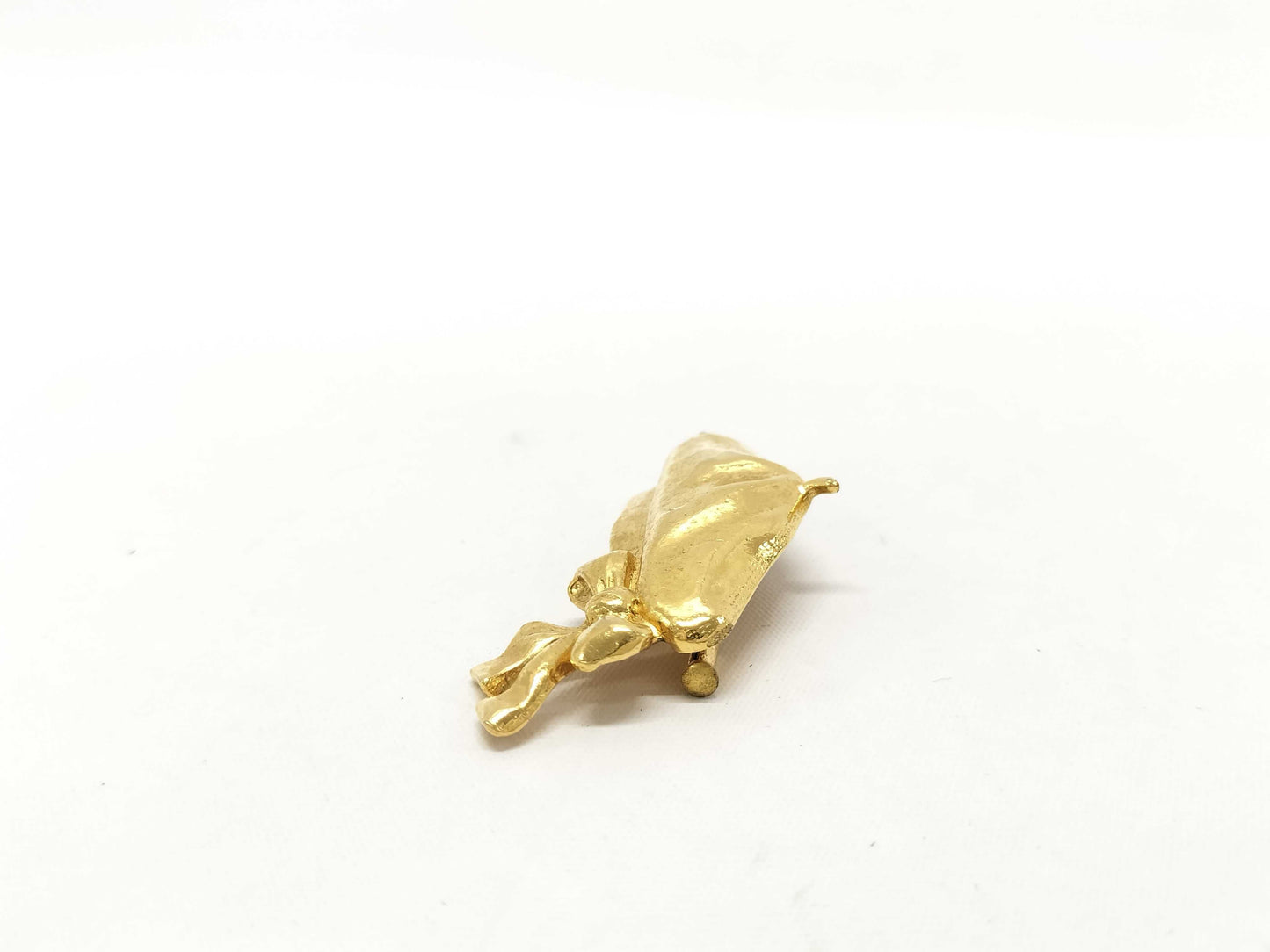 CHANEL Beret Brooch