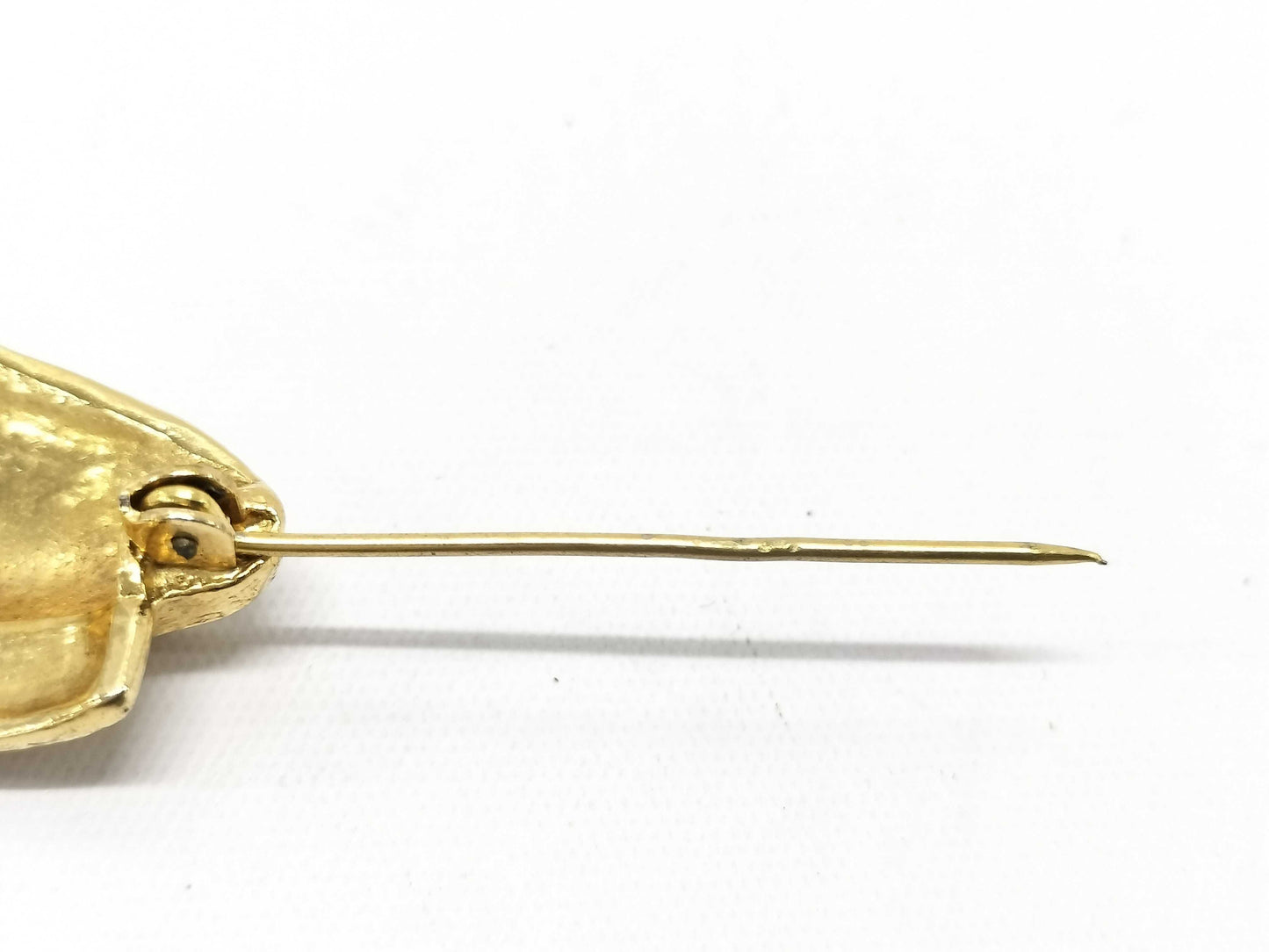 CHANEL Beret Brooch