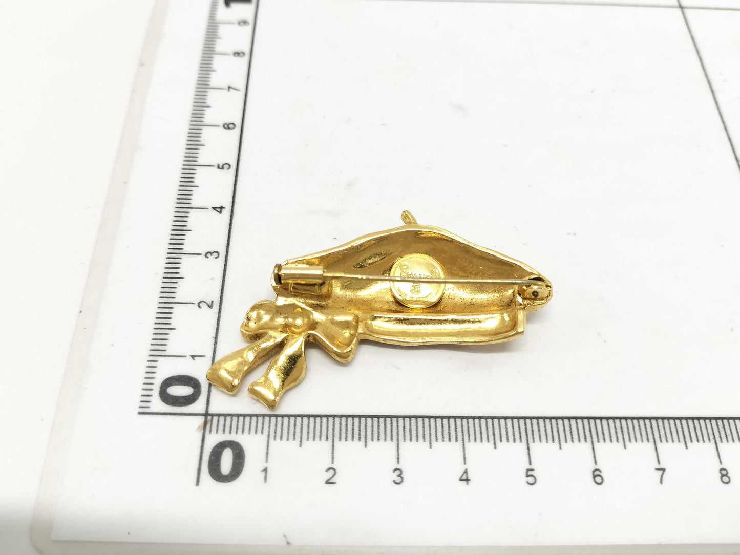 CHANEL Beret Brooch