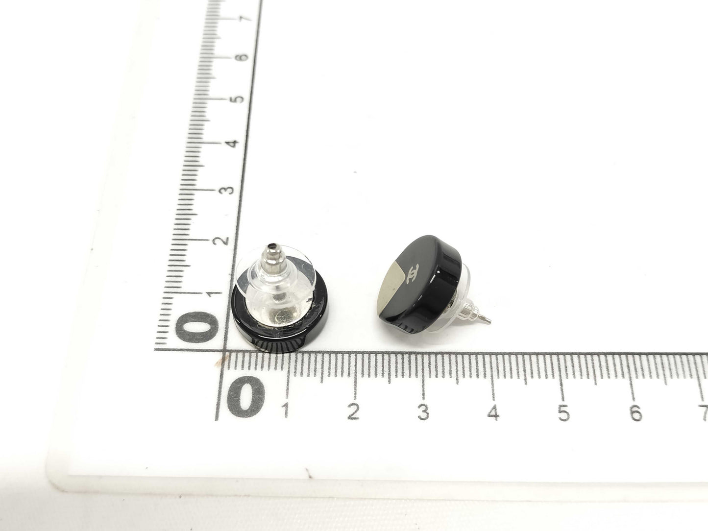 CHANEL 00A Earrings