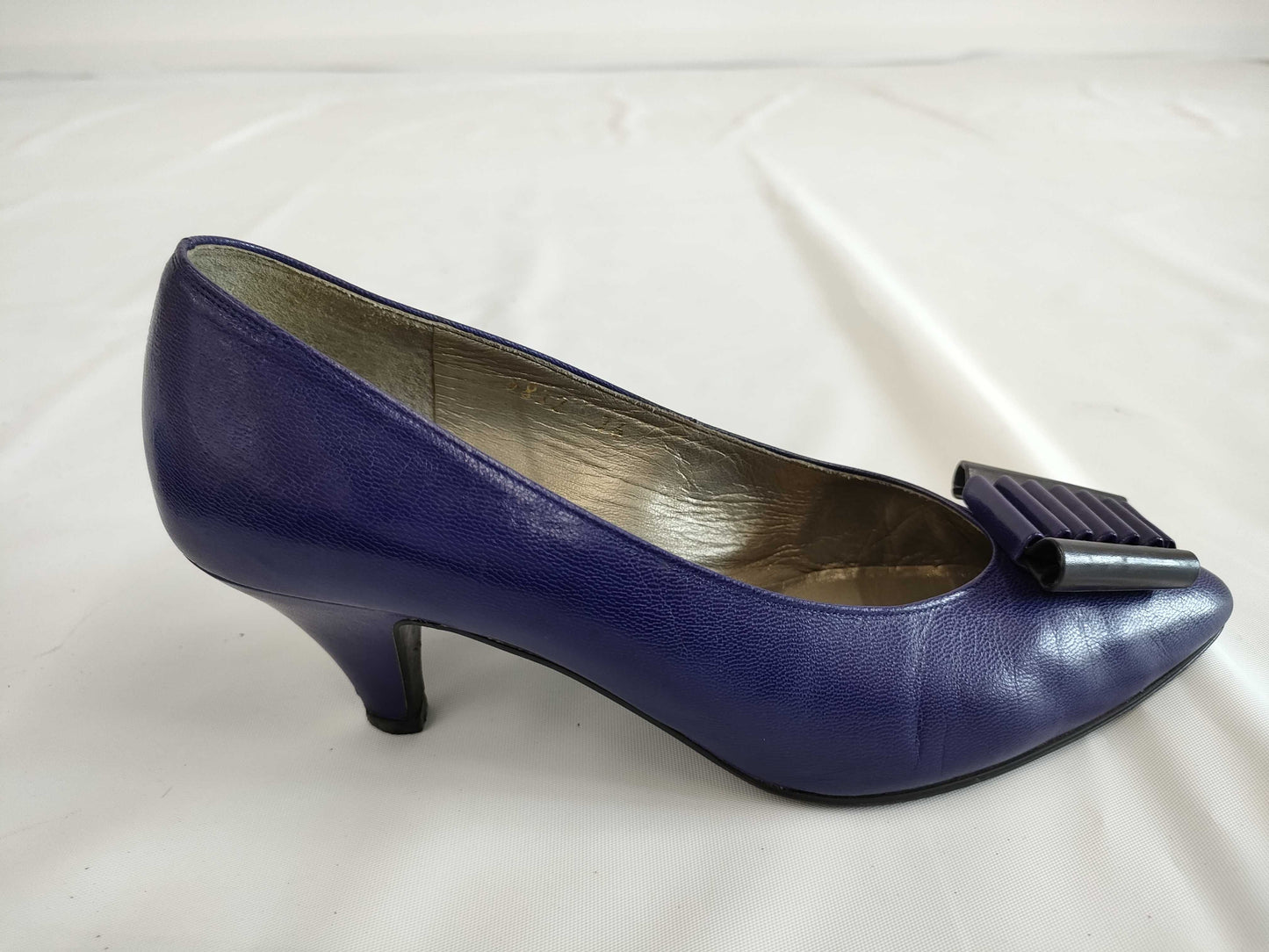 Yves Saint Laurent Leather Pumps, Blue, Size 6