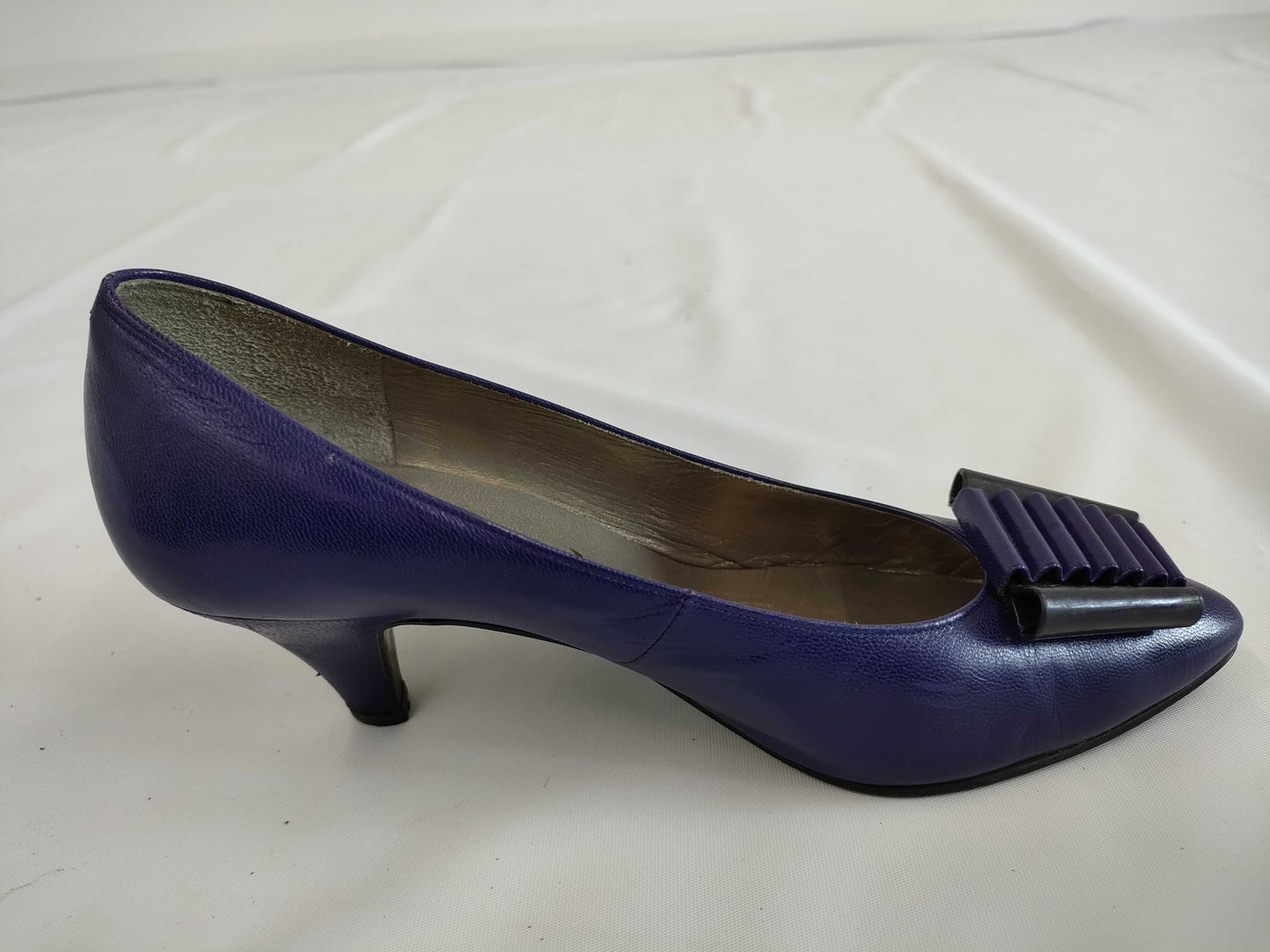 Yves Saint Laurent Leather Pumps, Blue, Size 6