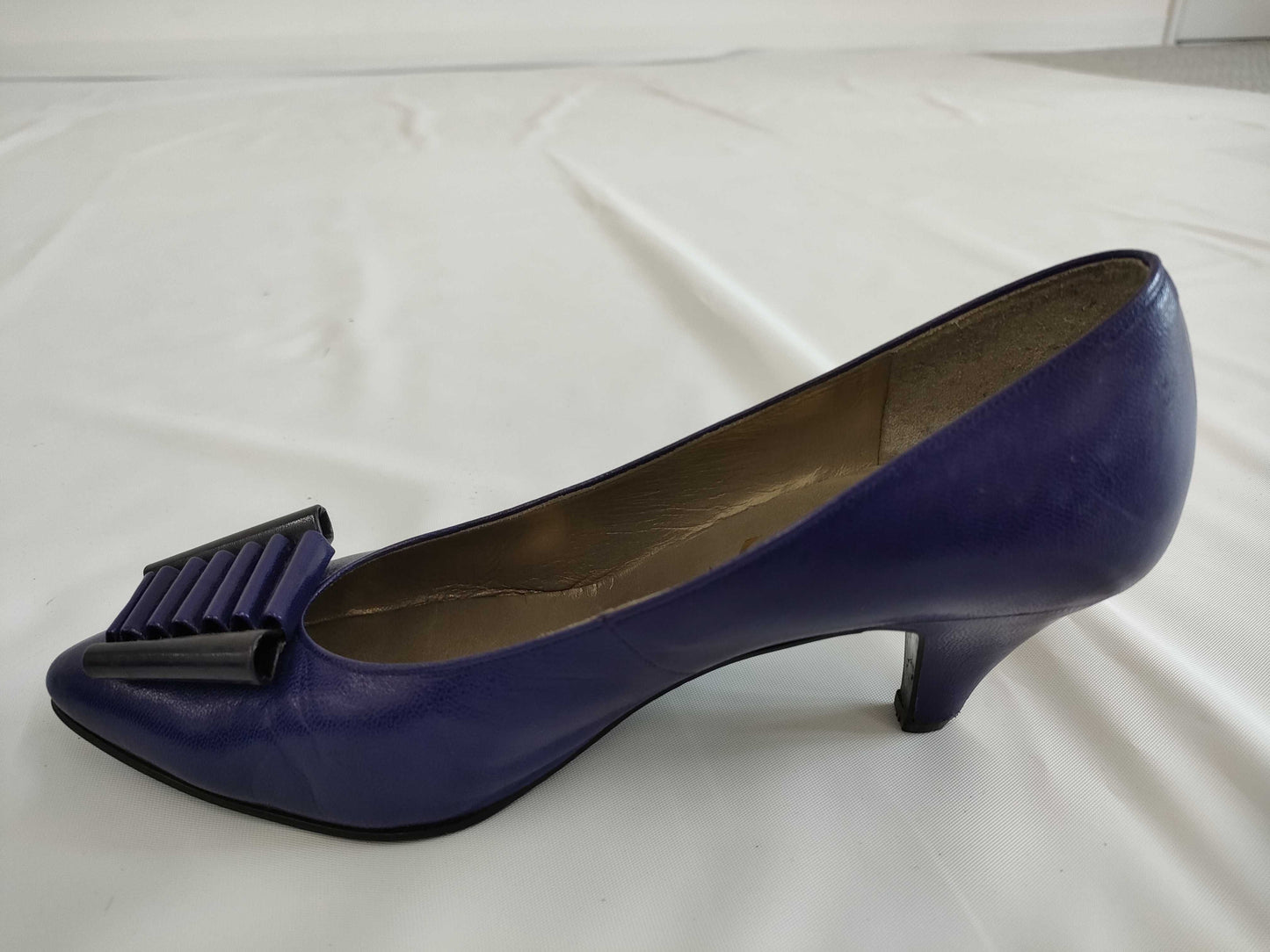 Yves Saint Laurent Leather Pumps, Blue, Size 6