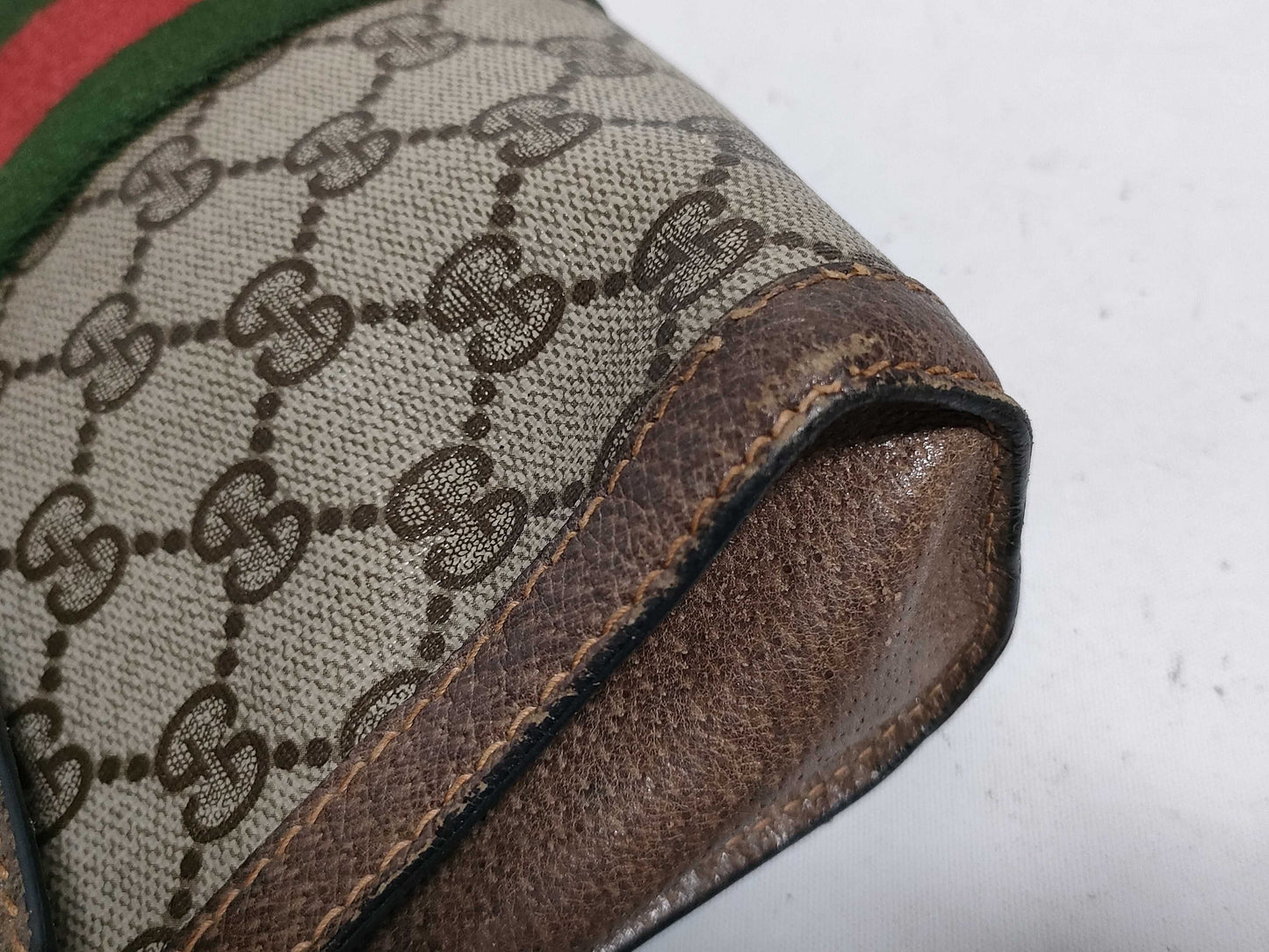 GUCCI GG Supreme GUCCI Sherry Line GG Supreme Gold Hardware Clutch Bag
