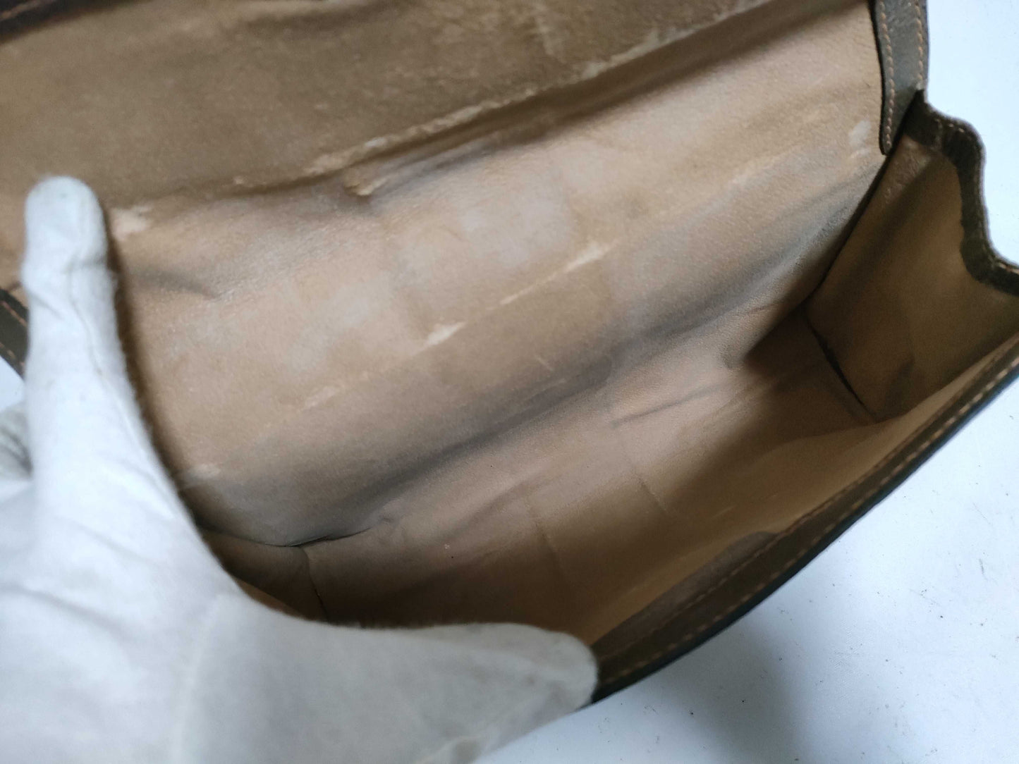 GUCCI GG Supreme GUCCI Sherry Line GG Supreme Gold Hardware Clutch Bag