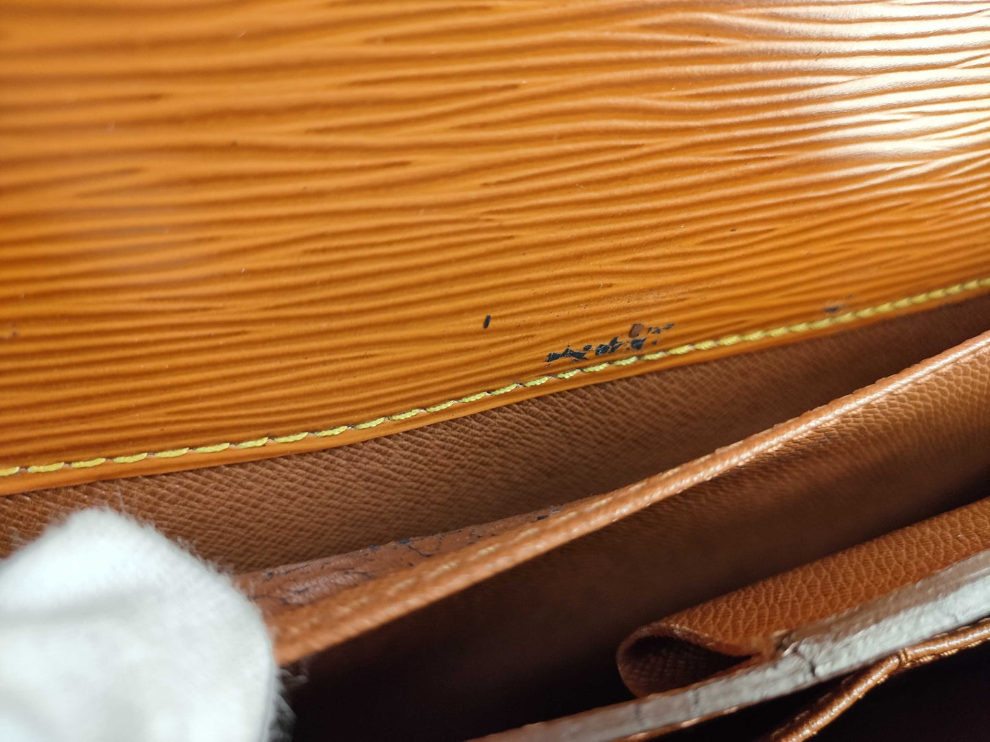 LOUIS VUITTON Epi Leather Porte-Document Business Bag M54468 Epi Leather Camel Business Bag