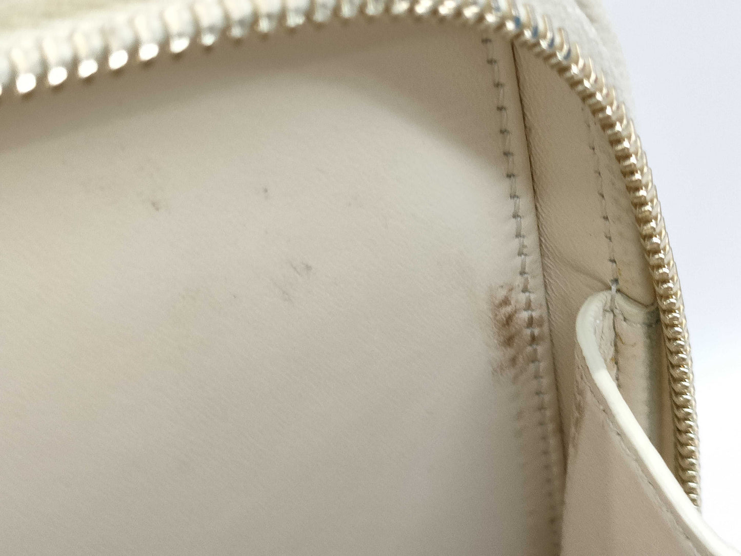 CHANEL CC Filigree Vanity Bag in White Caviar Leather Shoulder Bag