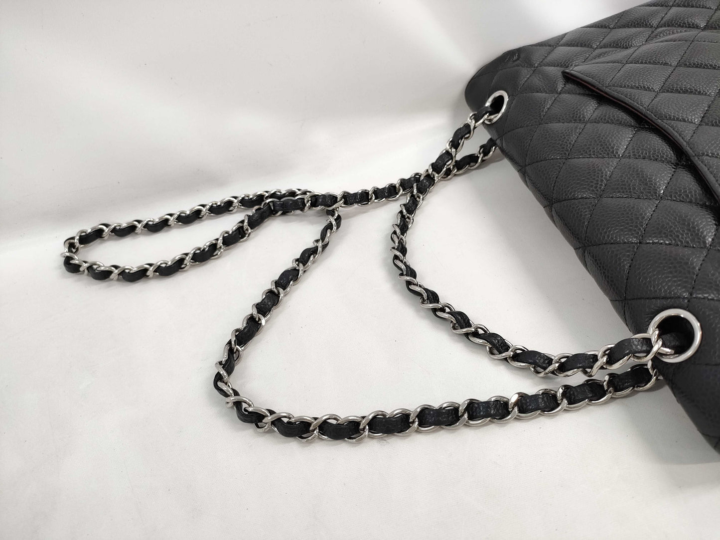 CHANEL CHANEL Matelasse Shoulder Bag Caviar Skin Shoulder Bag