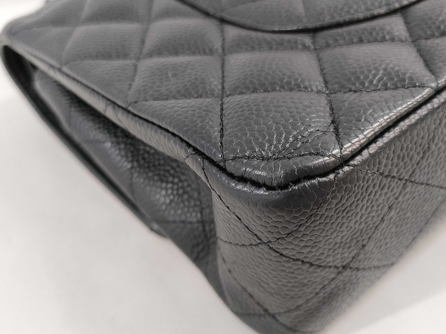 CHANEL CHANEL Matelasse Shoulder Bag Caviar Skin Shoulder Bag