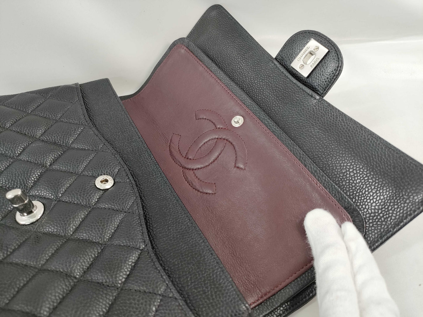 CHANEL CHANEL Matelasse Shoulder Bag Caviar Skin Shoulder Bag
