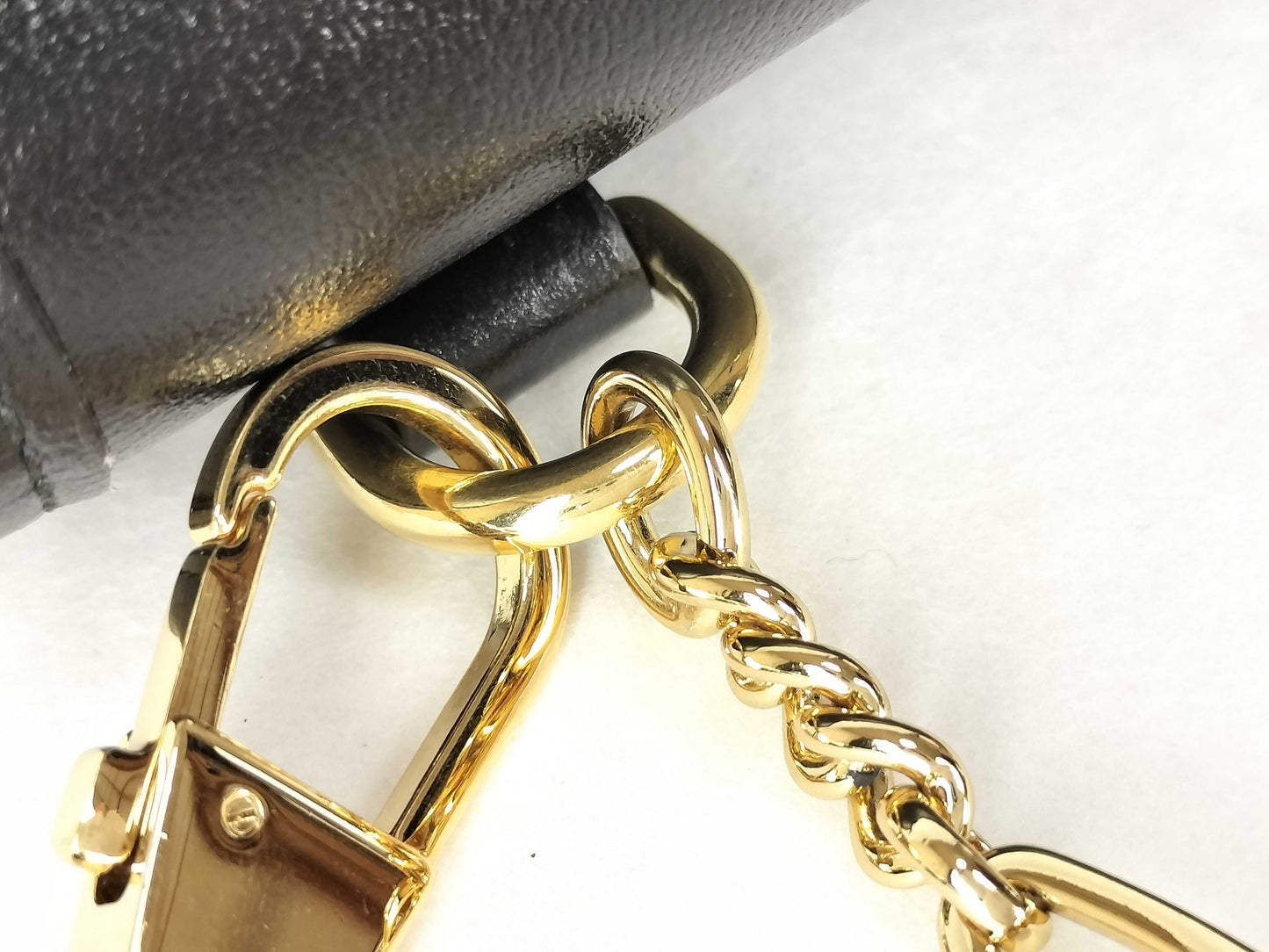 GUCCI Tiger Head Sherry Shoulder Bag