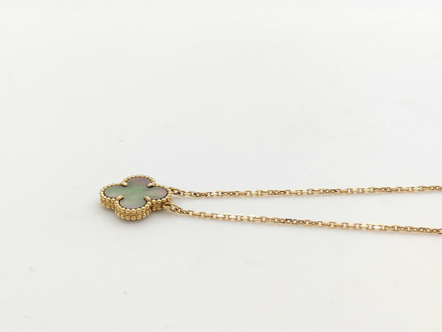 Van Cleef & Arpels Vintage Alhambra Gray Mother-of-Pearl Au750 5.1g Necklace