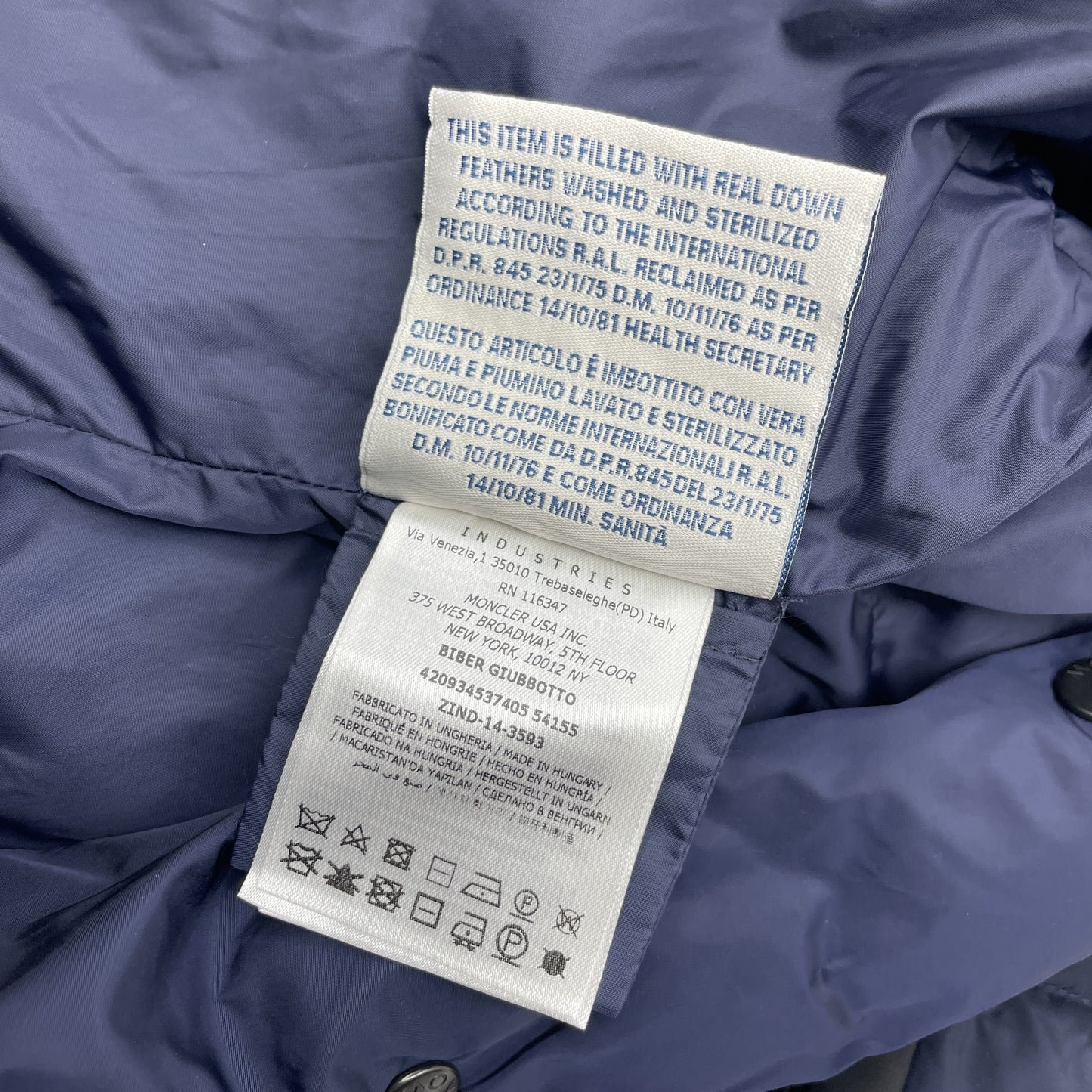 MONCLER Beaver Navy Down Jacket Size 1