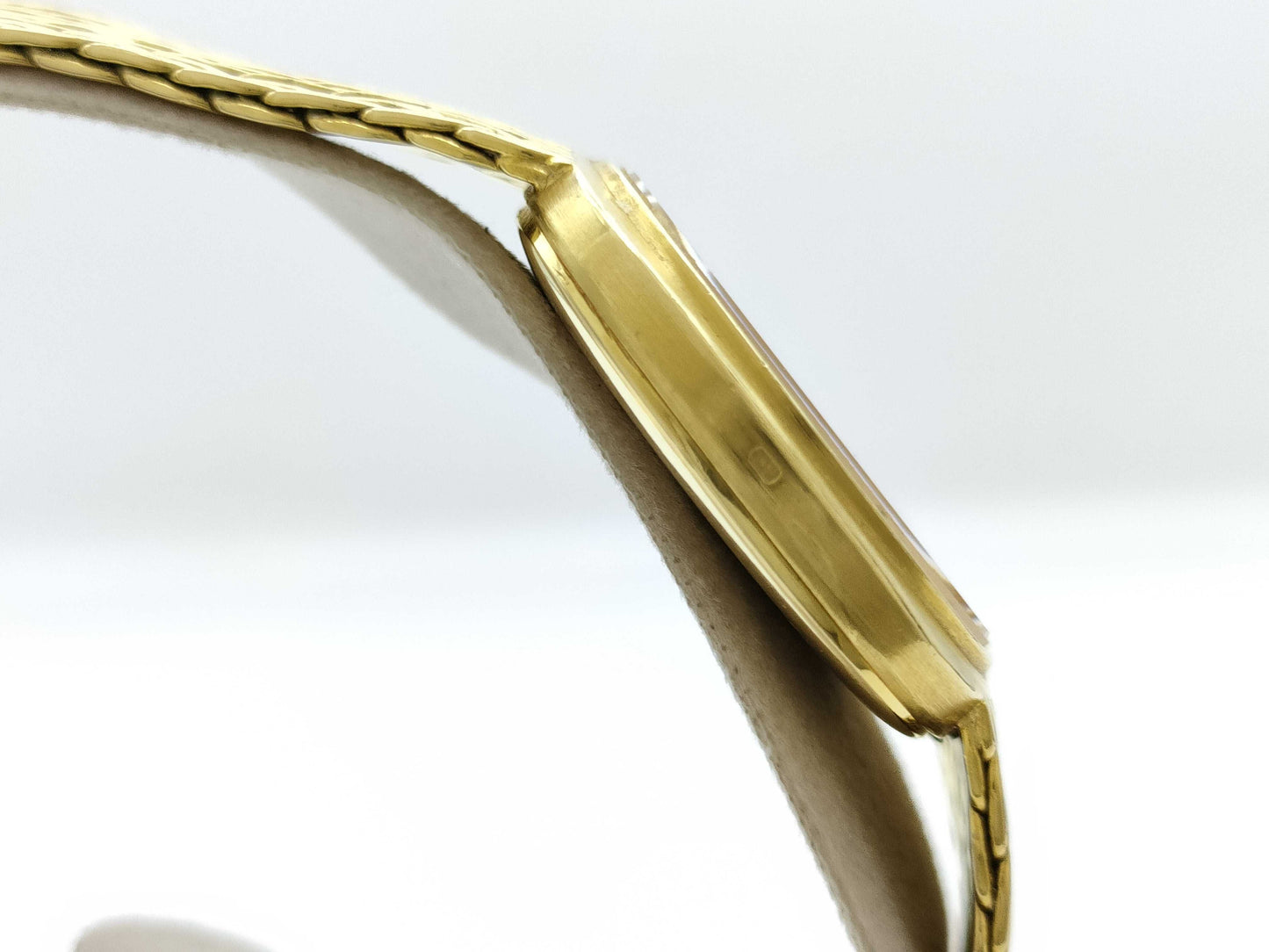 OMEGA Hand-wound K18 Women's Watch