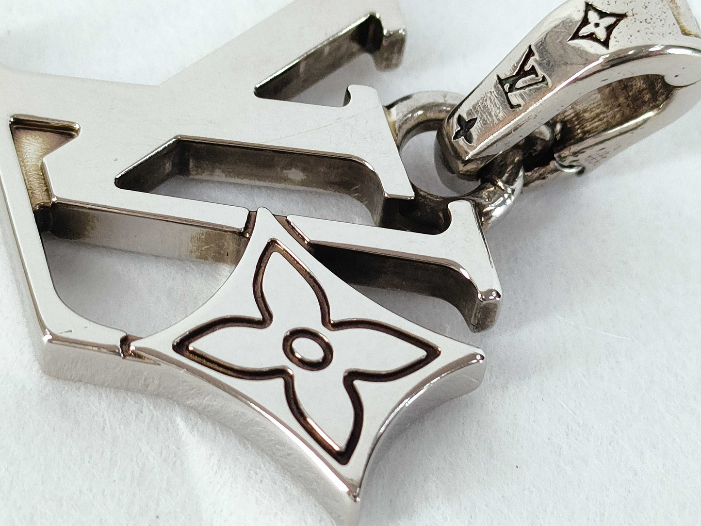 LOUIS VUITTON Charm LV Flower M03091 LE2245 Pendant Top