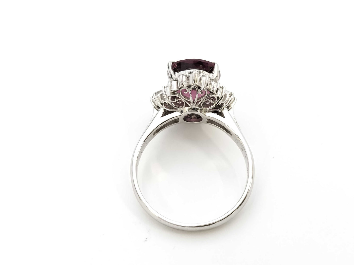 5.31ct colored stone, 0.44ct diameter, PT900, 8.3g ring