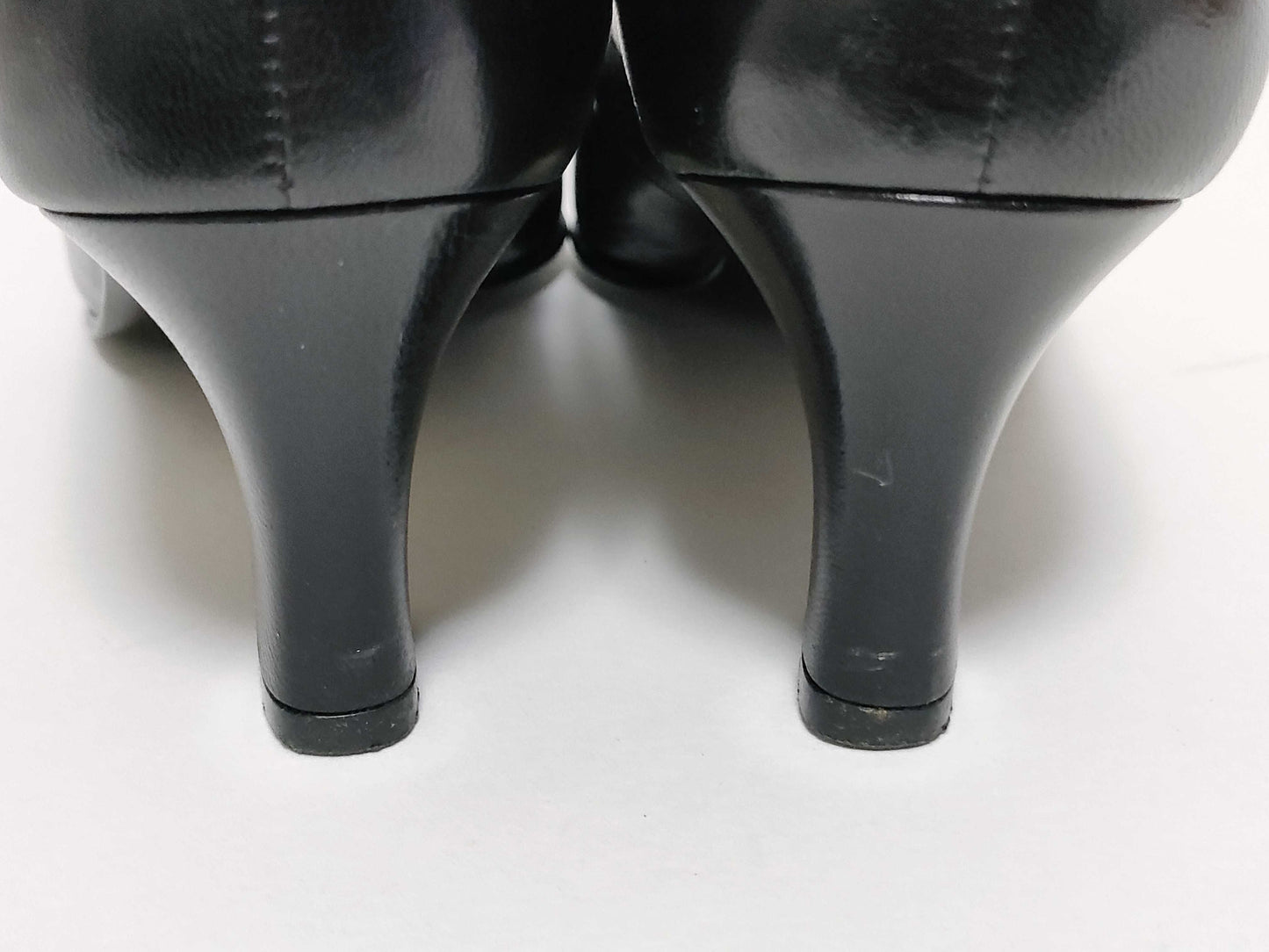 Yves Saint Laurent Yves Saint-Laurent Pumps Pumps