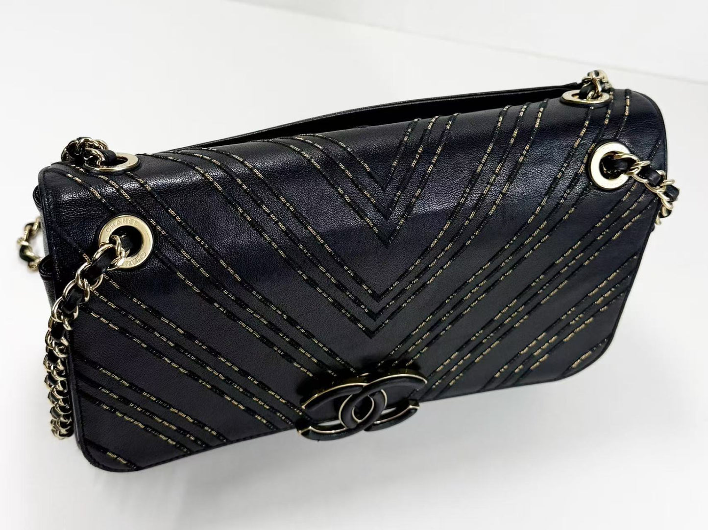 CHANEL Black Chevron Coco Lock Shoulder Bag, W25cm, Approx. 24 Series, Gold Hardware, Dust Bag and Sticker Included, 24718863