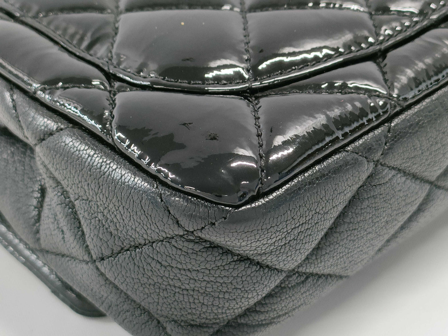 CHANEL CHANEL Matelasse Chain Shoulder Bag in Black with Gold Hardware and Enamel Calfskin Leather 21327349 Shoulder Bag