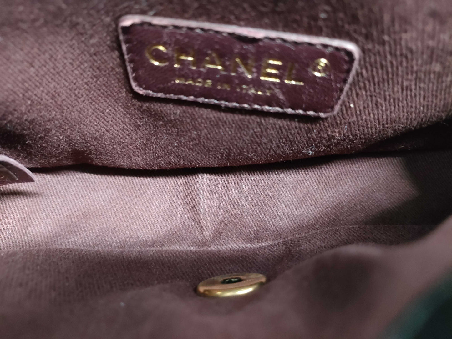 CHANEL CHANEL Matelasse Chain Shoulder Bag in Black with Gold Hardware and Enamel Calfskin Leather 21327349 Shoulder Bag