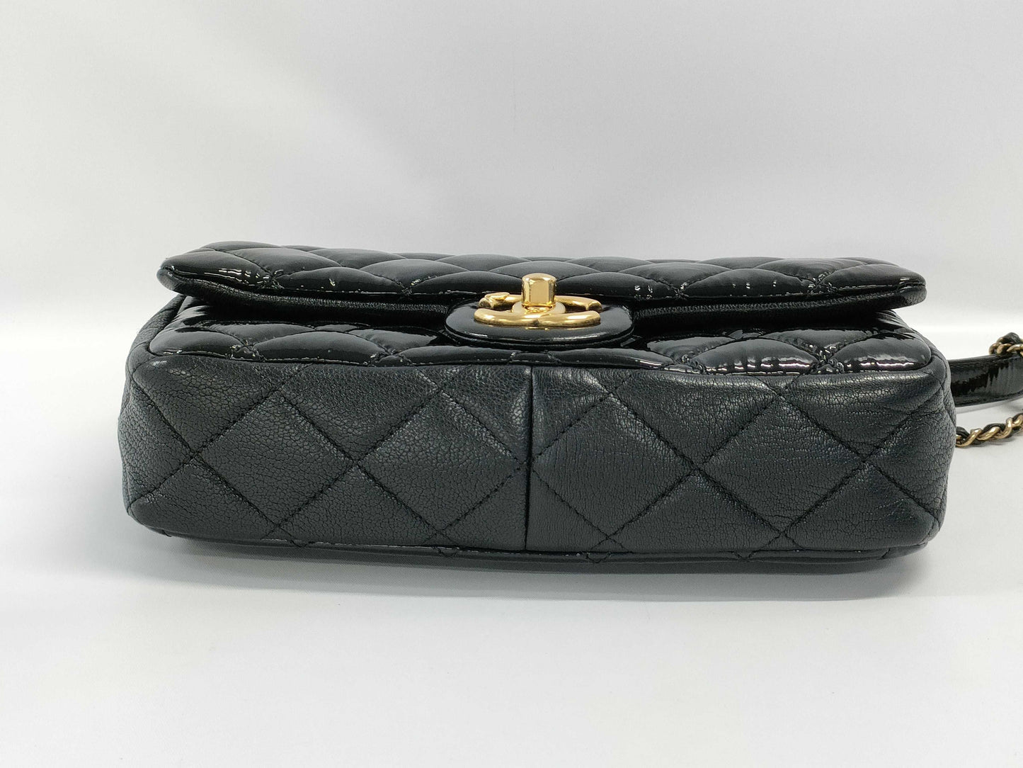 CHANEL CHANEL Matelasse Chain Shoulder Bag in Black with Gold Hardware and Enamel Calfskin Leather 21327349 Shoulder Bag