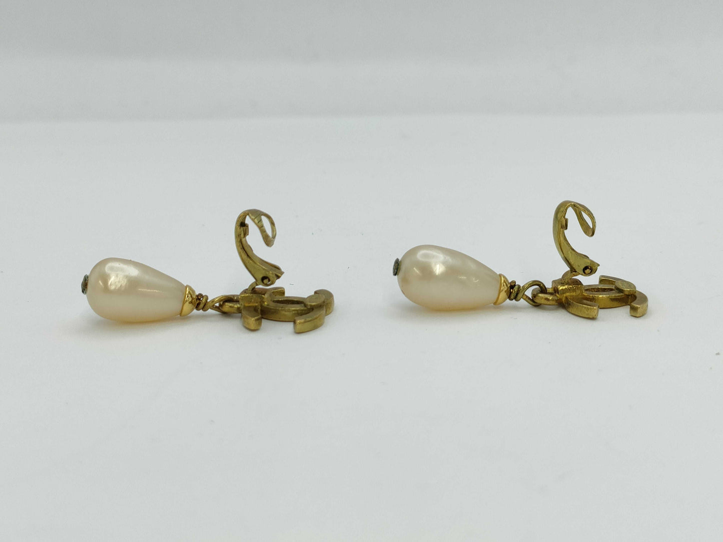 CHANEL Pearl Earrings