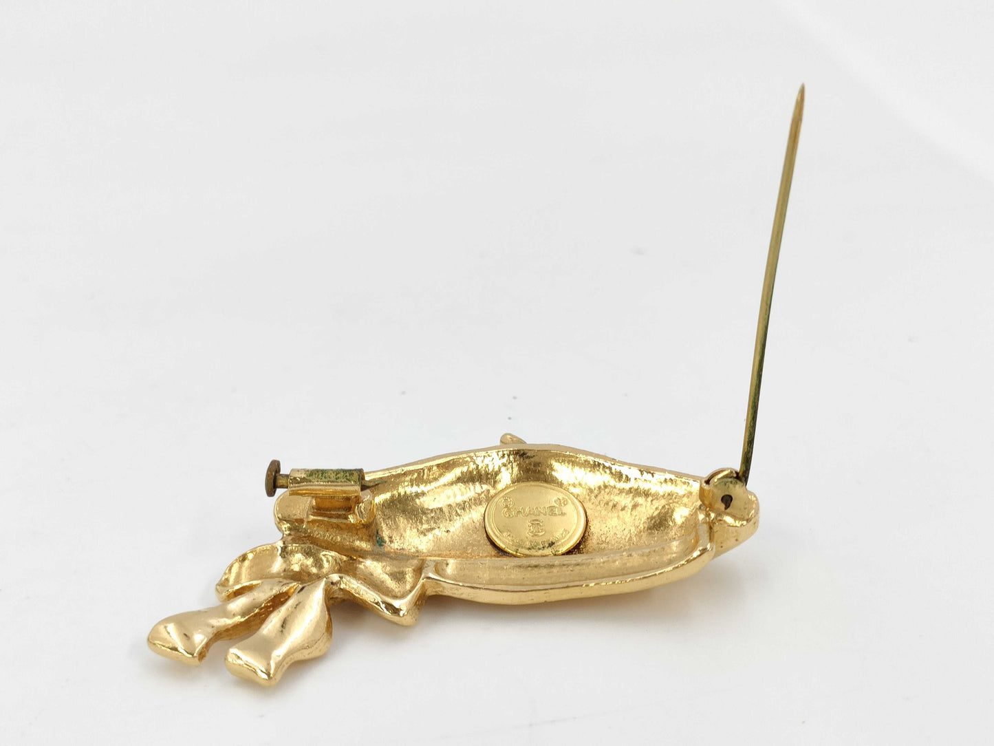 CHANEL beret brooch