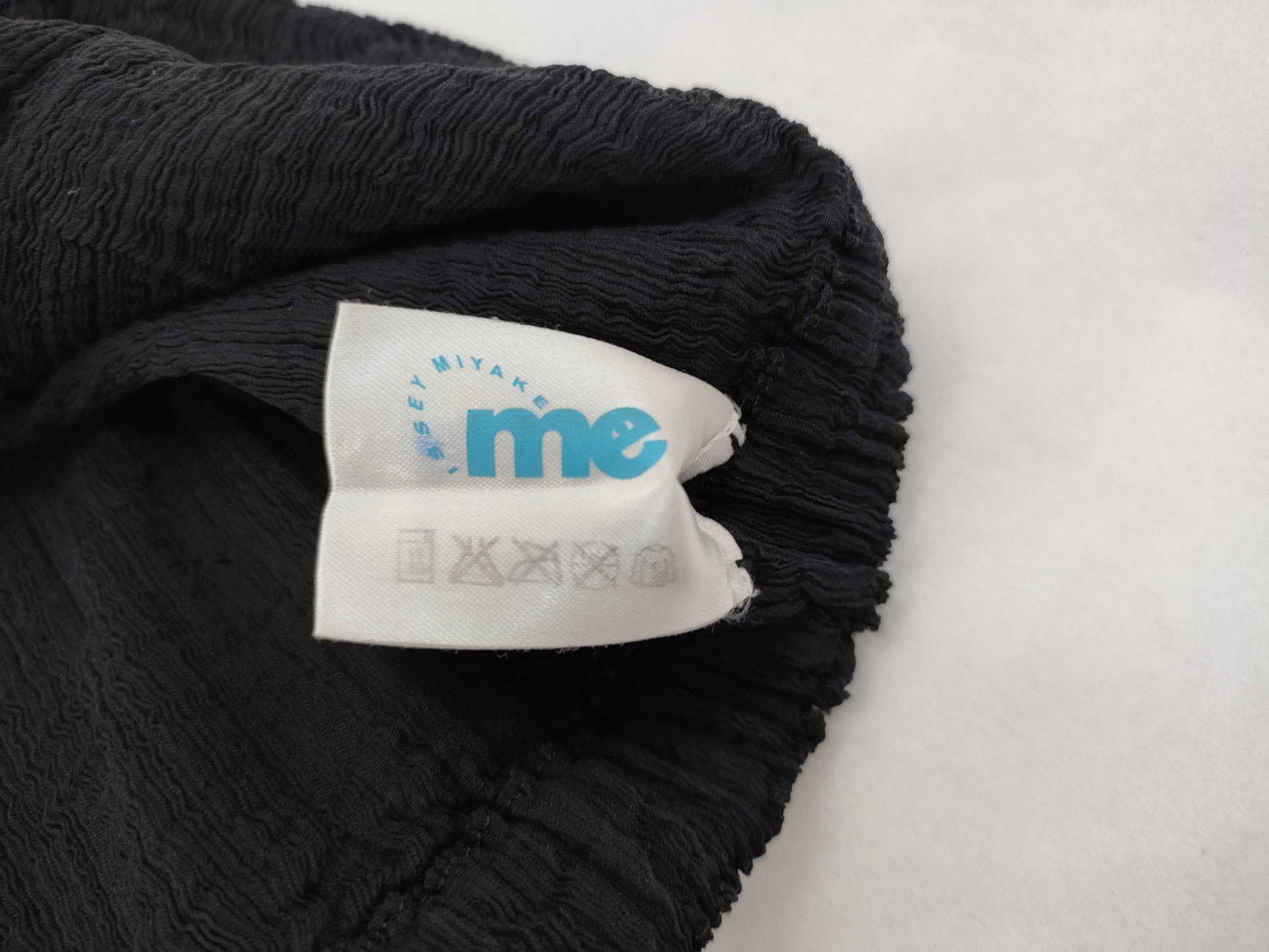ISSEY MIYAKE PLEATS PLEASE Pants, Black