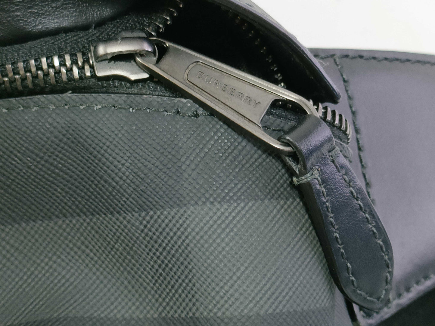 BURBERRY FR - buberry bum black leather bag waist bag