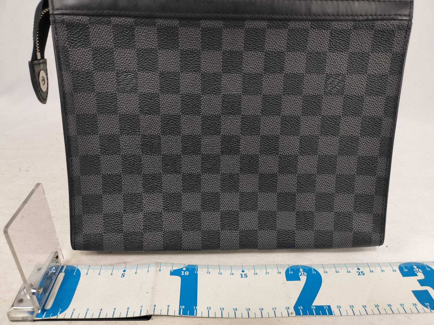 LOUIS VUITTON Damier Graphite ID - Louis Vuitton Damier Graphite Pochette Voyage MM N41696 Clutch Bag