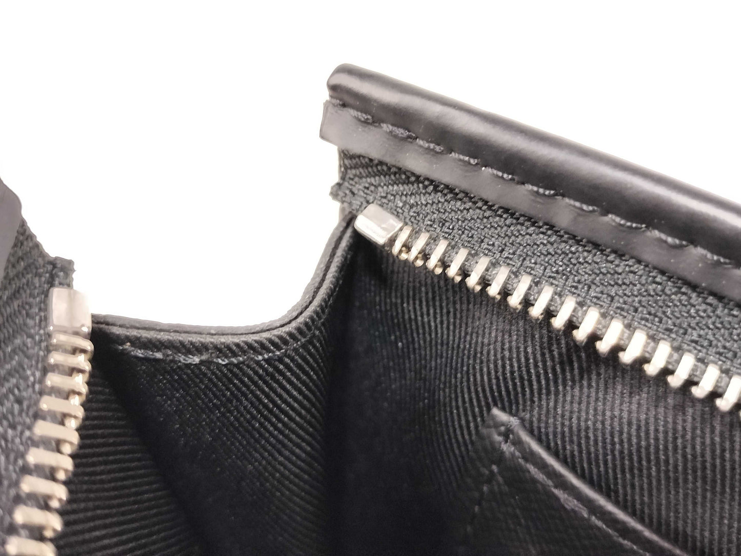 LOUIS VUITTON Damier Graphite ID - Louis Vuitton Damier Graphite Pochette Voyage MM N41696 Clutch Bag