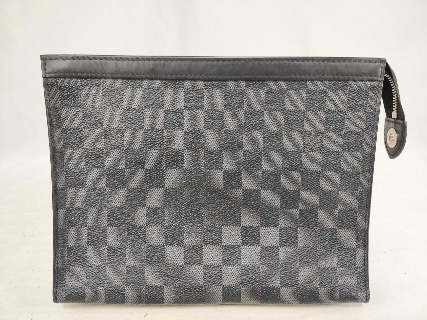 LOUIS VUITTON Damier Graphite ID - Louis Vuitton Damier Graphite Pochette Voyage MM N41696 Clutch Bag