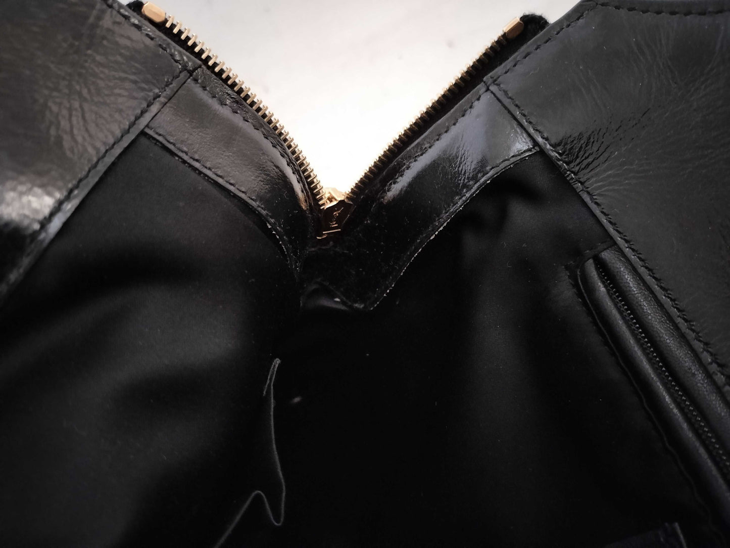 Yves Saint Laurent Patent Leather Tote Bag Black 181235 Tote Bag