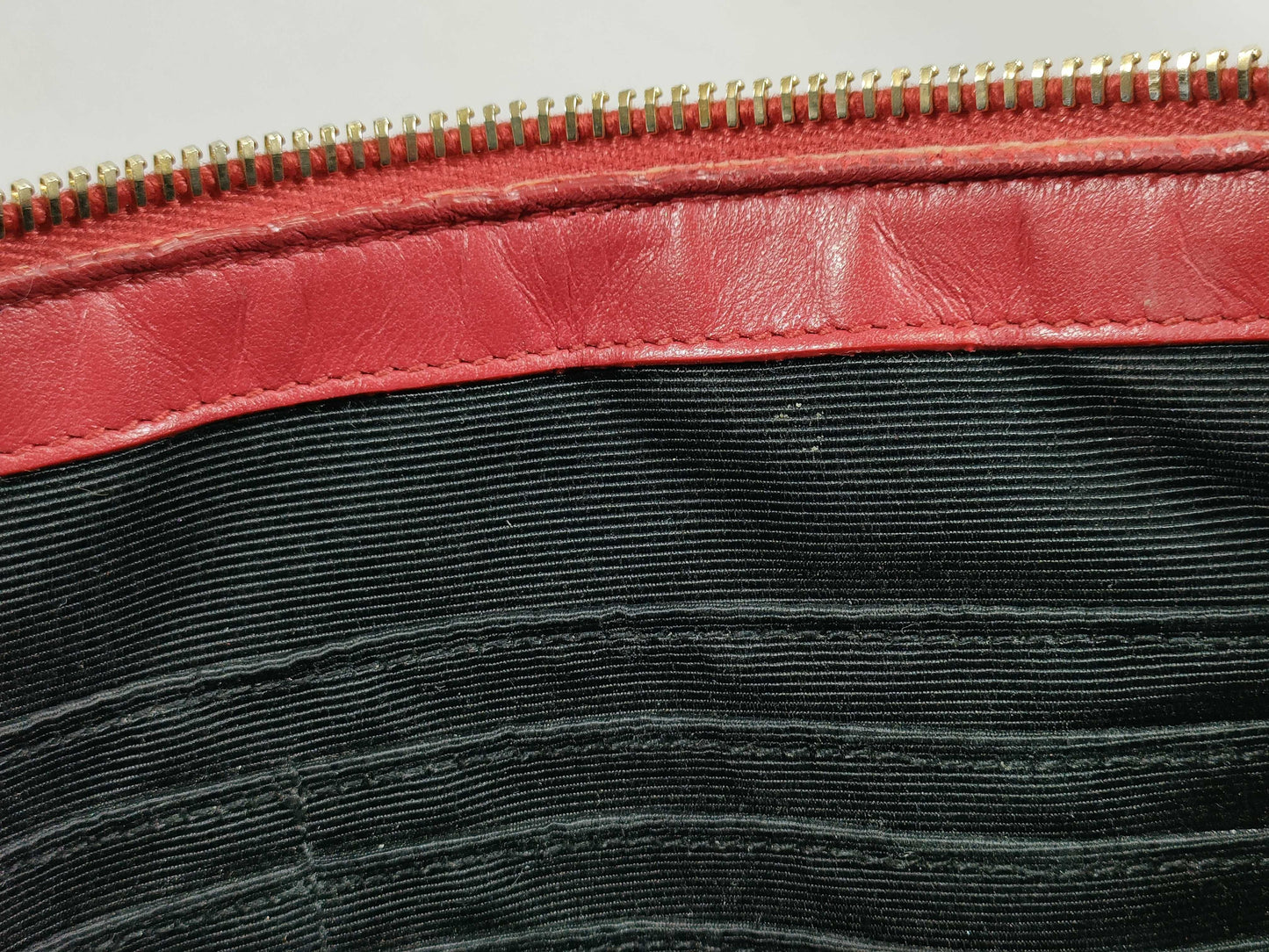 Yves Saint Laurent TR - Yves Saint Laurent Clutch Bag