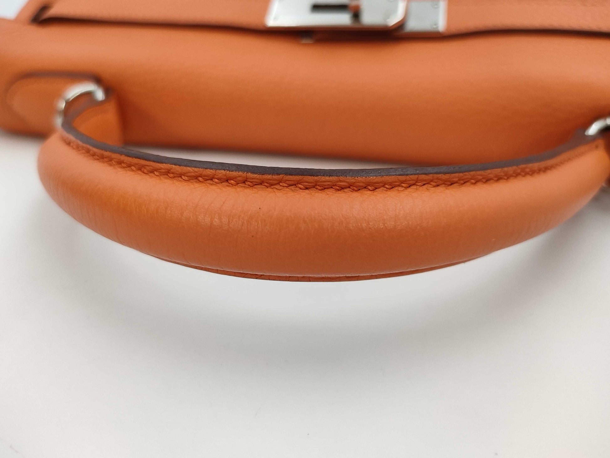 HERMES Kelly 32 Orange Silver Hardware H Stamp Handbag