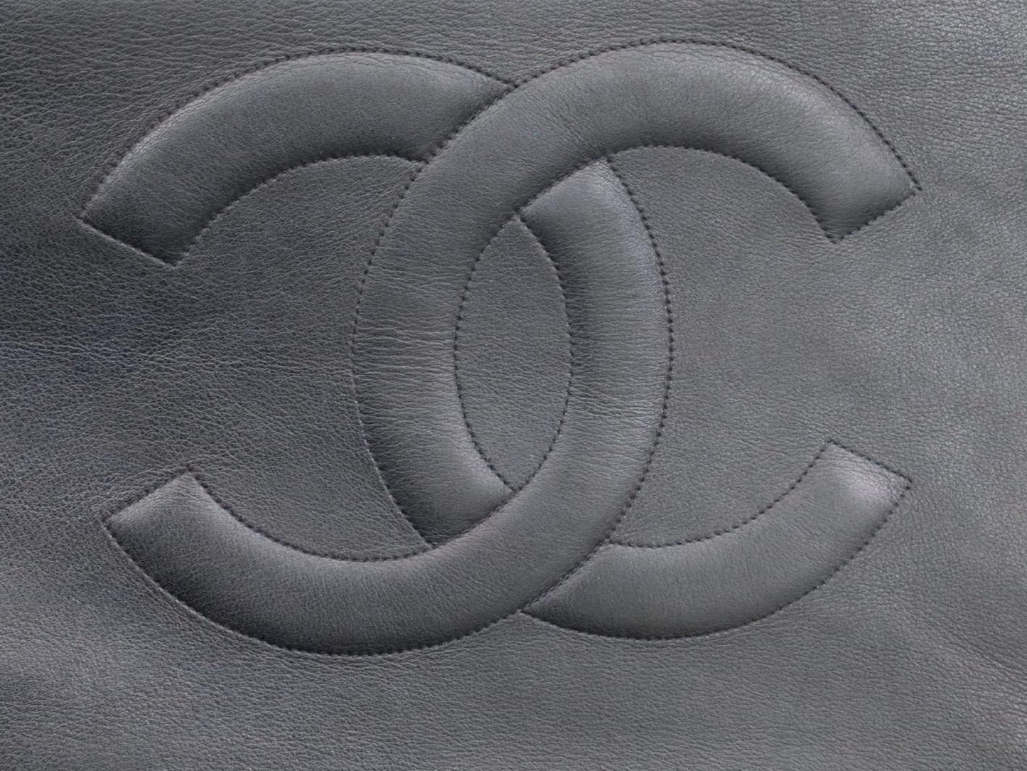 CHANEL Giant Chain Tote No. 3 Shoulder Bag