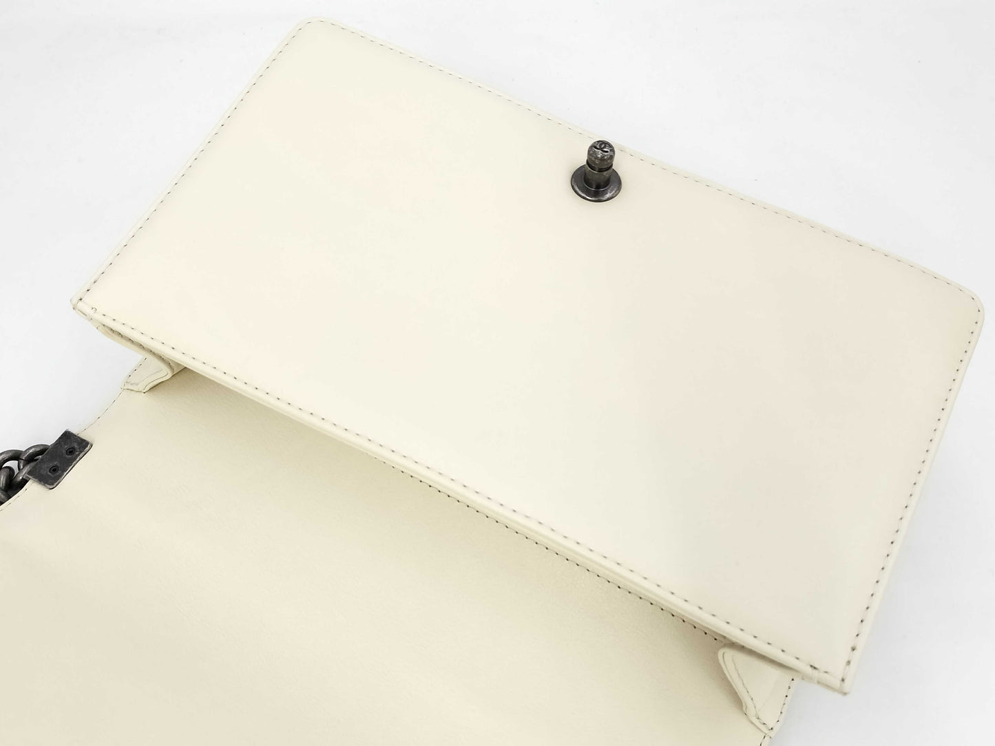 CHANEL CHANEL Seal 23 Series Boy Chanel V-Stitch Lambskin Chain Shoulder Bag Ivory