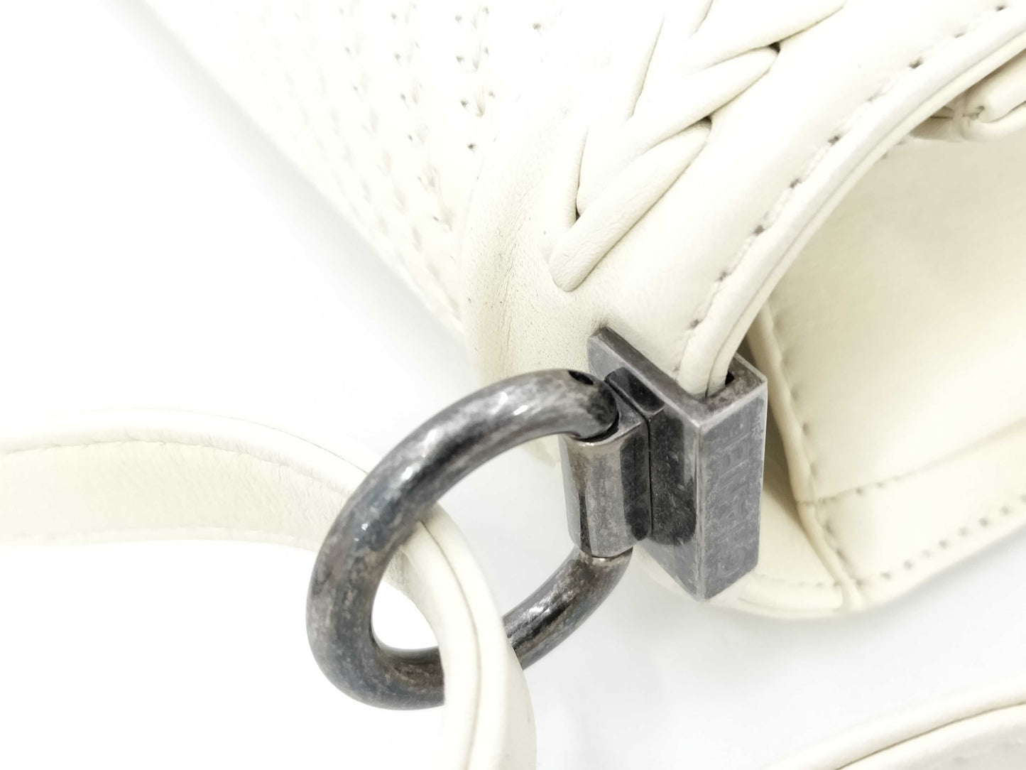CHANEL CHANEL Seal 23 Series Boy Chanel V-Stitch Lambskin Chain Shoulder Bag Ivory