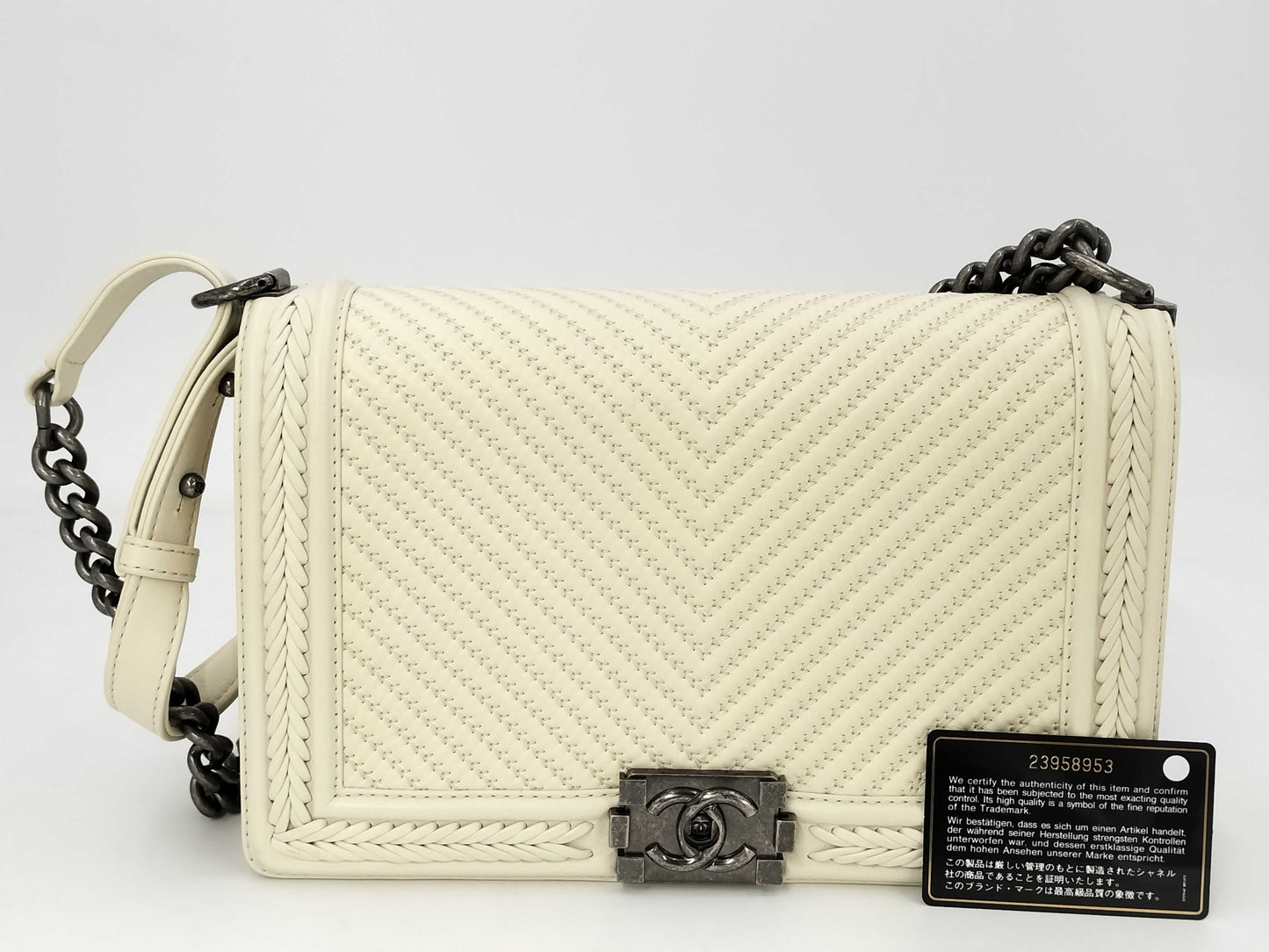 CHANEL CHANEL Seal 23 Series Boy Chanel V-Stitch Lambskin Chain Shoulder Bag Ivory