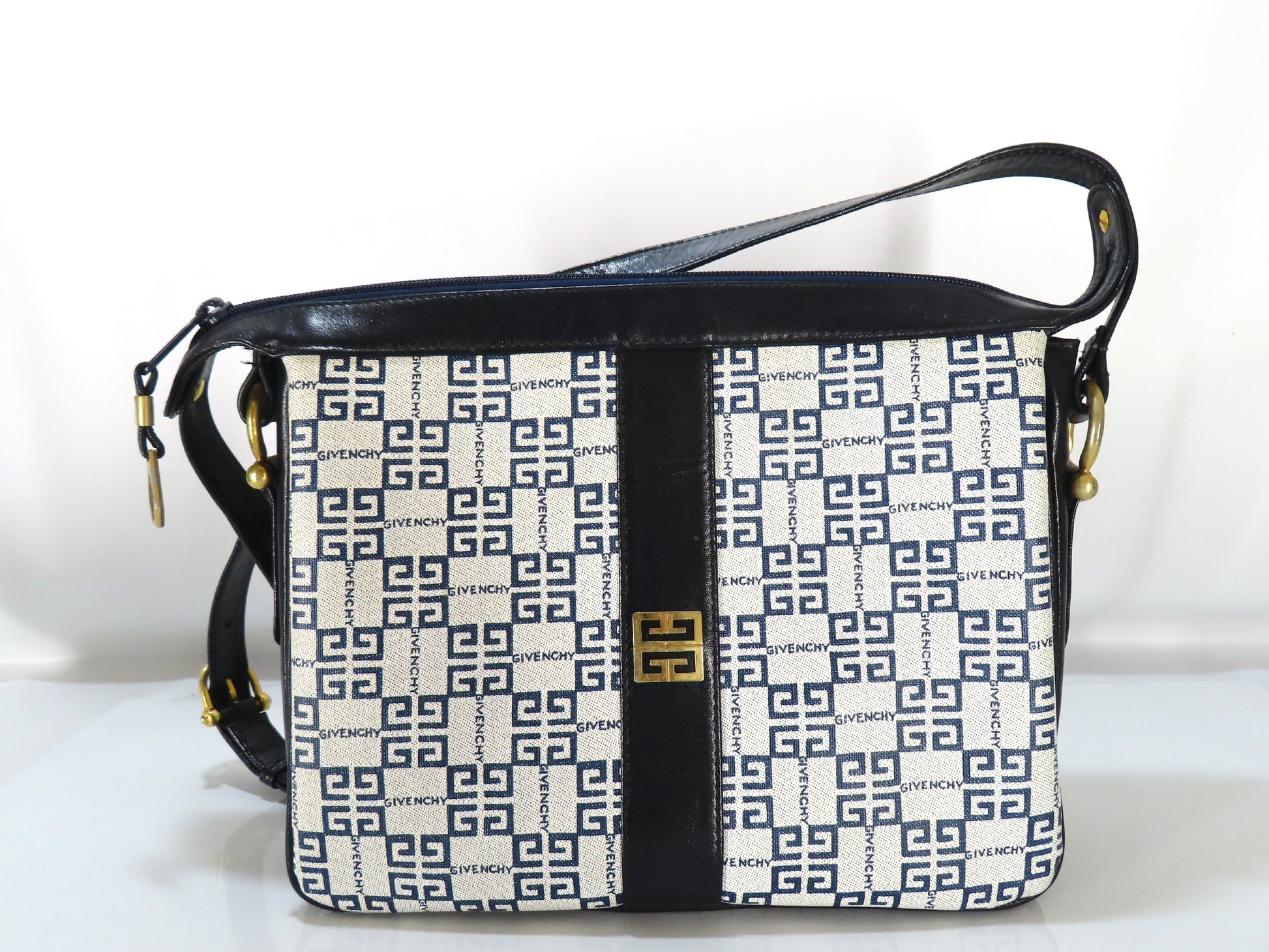 GIVENCHY Shoulder Bag