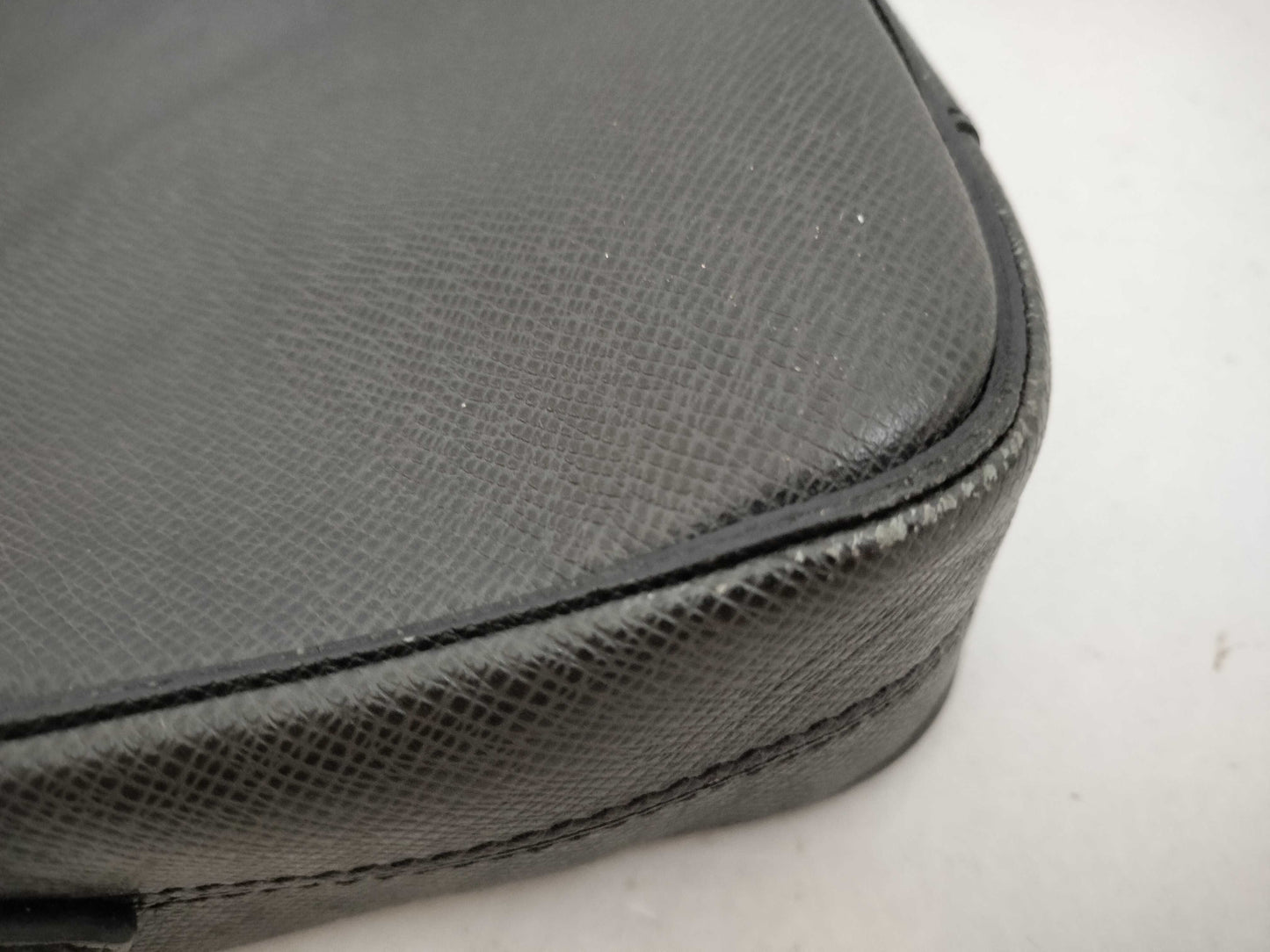 LOUIS VUITTON Taiga PDB MM 2-way Briefcase/Business Bag M33441