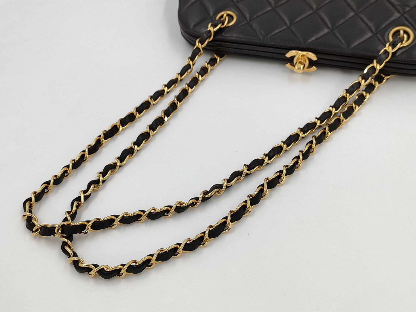 CHANEL Matelasse Chain Shoulder Bag in Black Lambskin with Box and Warranty 4409819