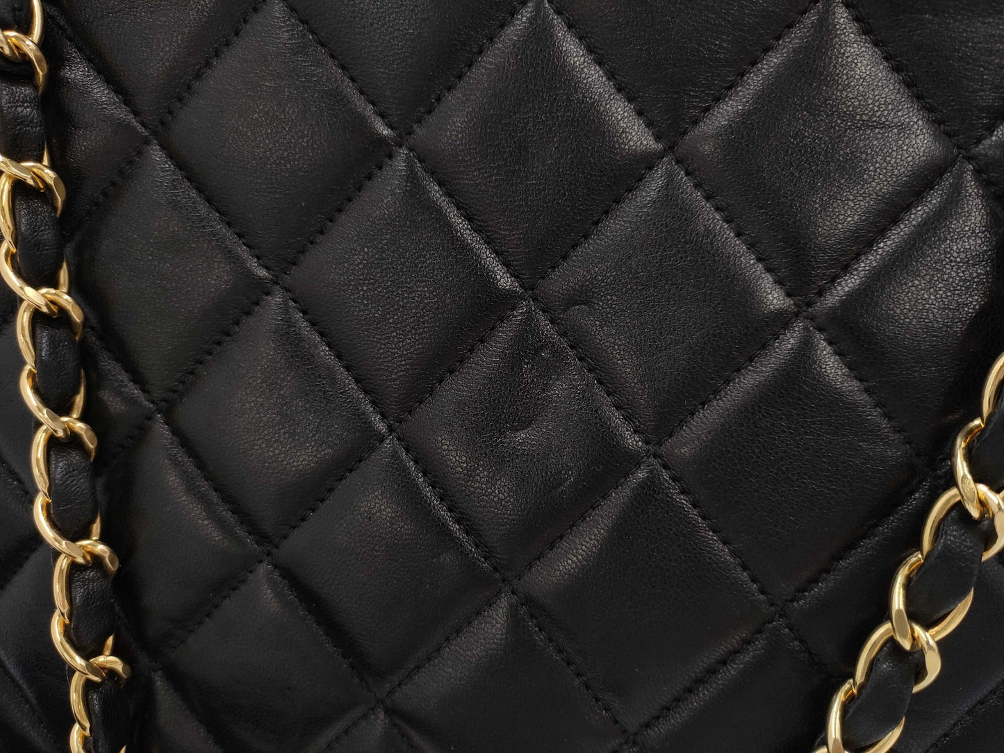 CHANEL Matelasse Chain Shoulder Bag in Black Lambskin with Box and Warranty 4409819