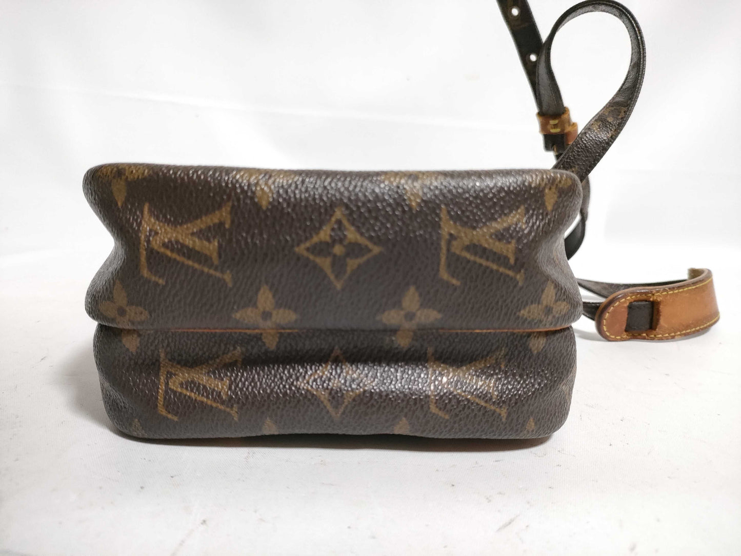 LOUIS VUITTON Monogram Amazon TH1012 Shoulder Bag