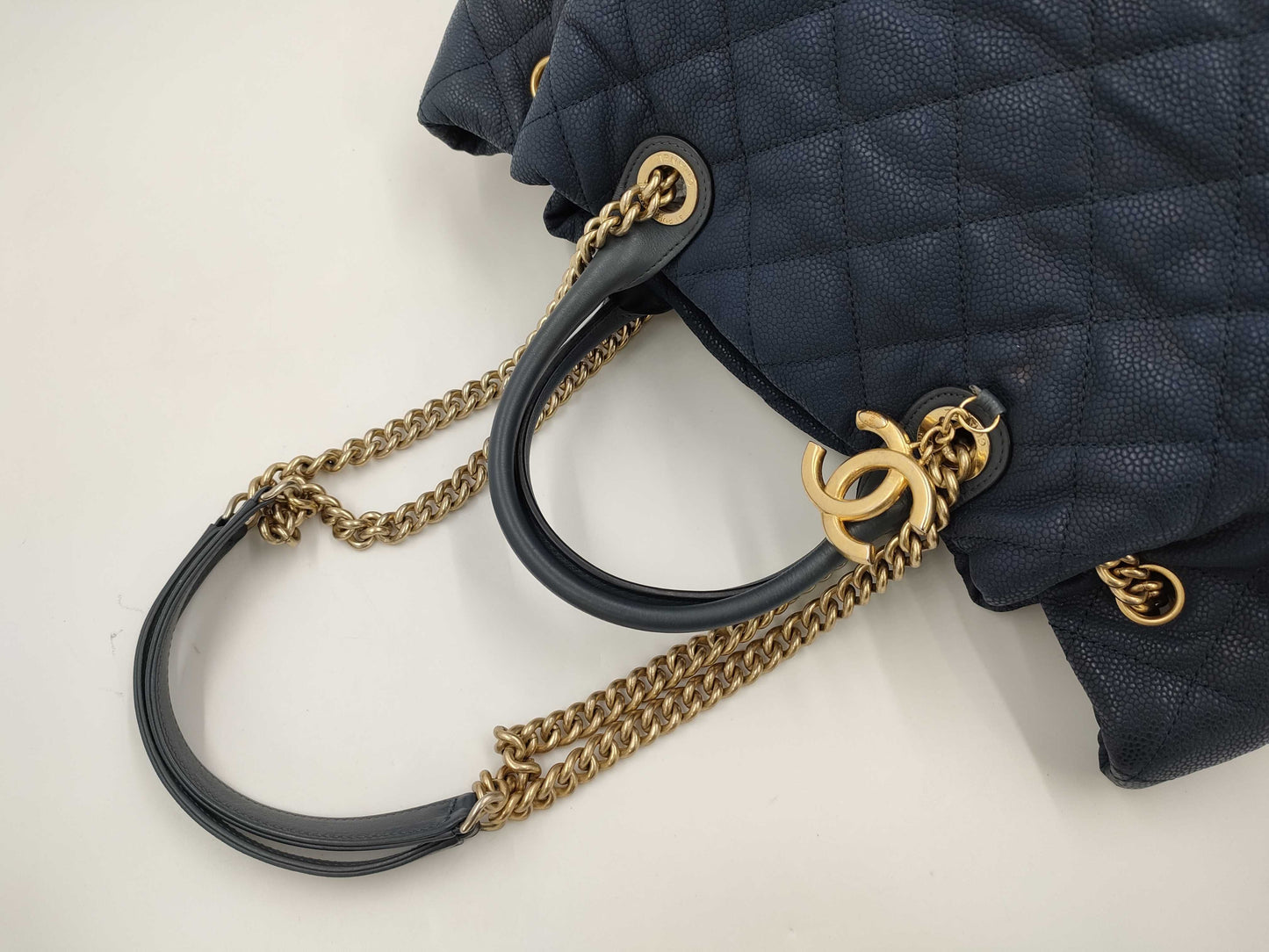CHANEL Matelasse 2-way Chain Shoulder Bag in Navy Caviar Skin, Size 18