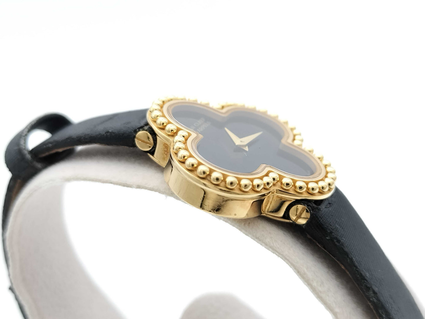 Van Cleef & Arpels Alhambra VCARD21900 136574 HH13560 Quartz 18K Onyx Women's Watch