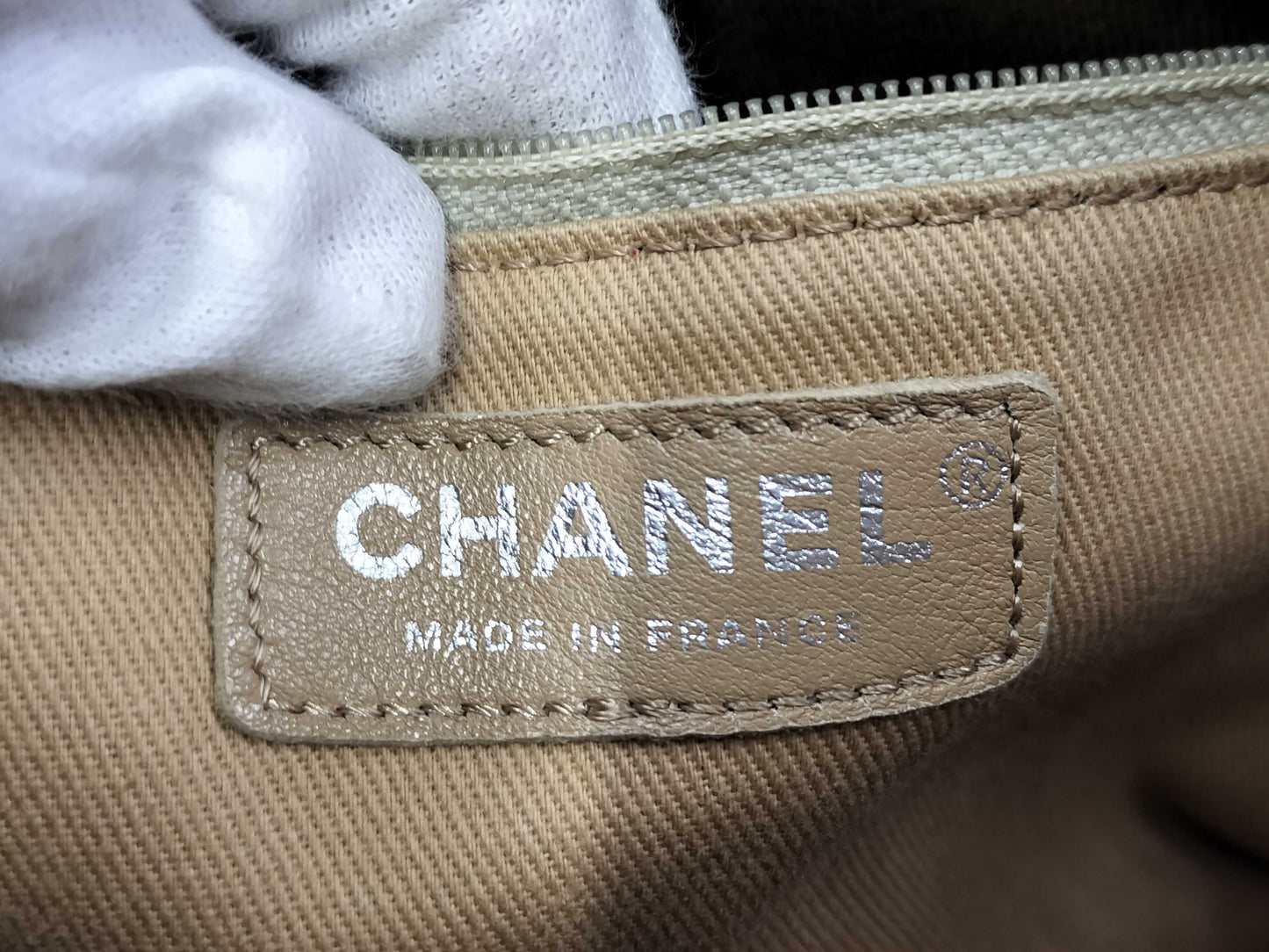 CHANEL Matelasse Caviar Shoulder Bag with Seal