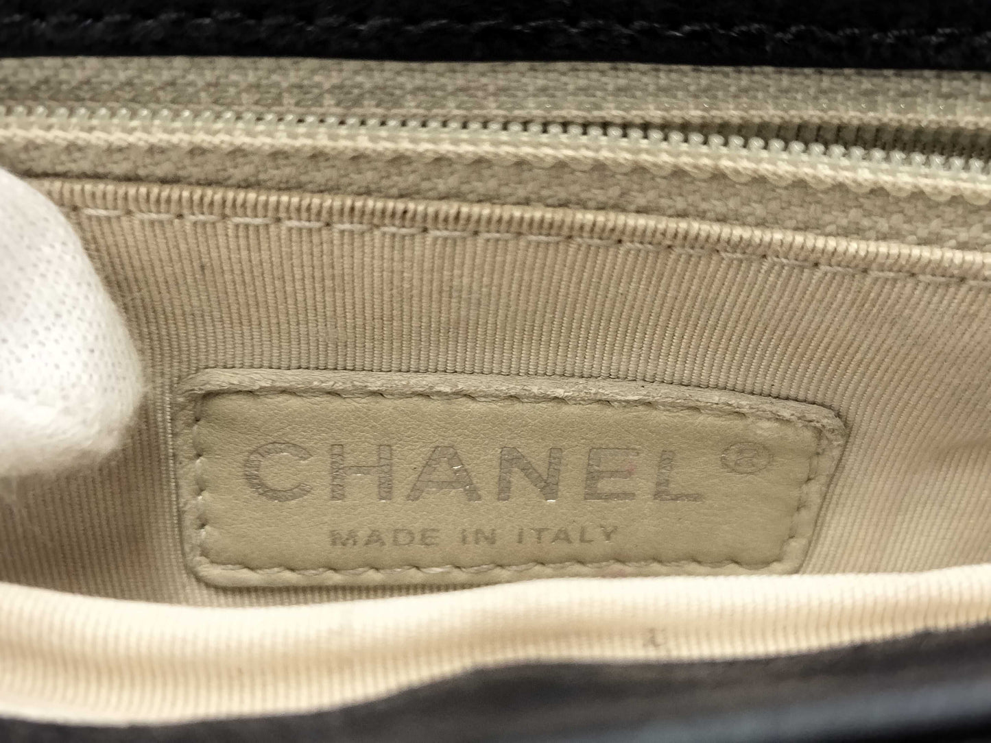 CHANEL Matelasse Lamb Shoulder Bag with Seal