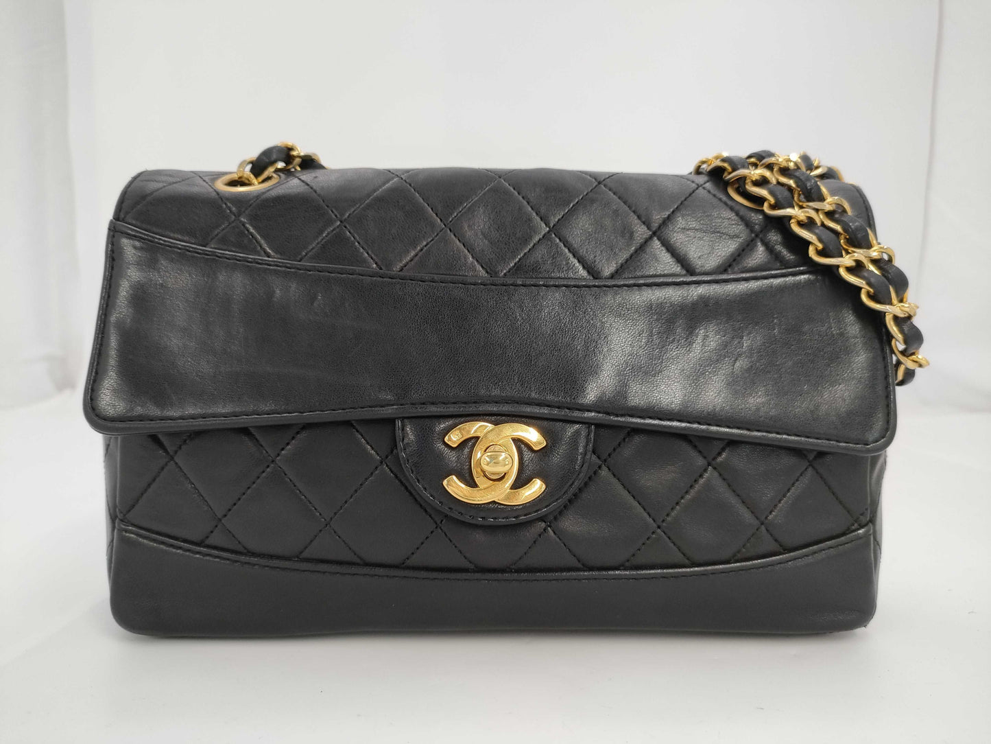 CHANEL Shoulder Bag Black